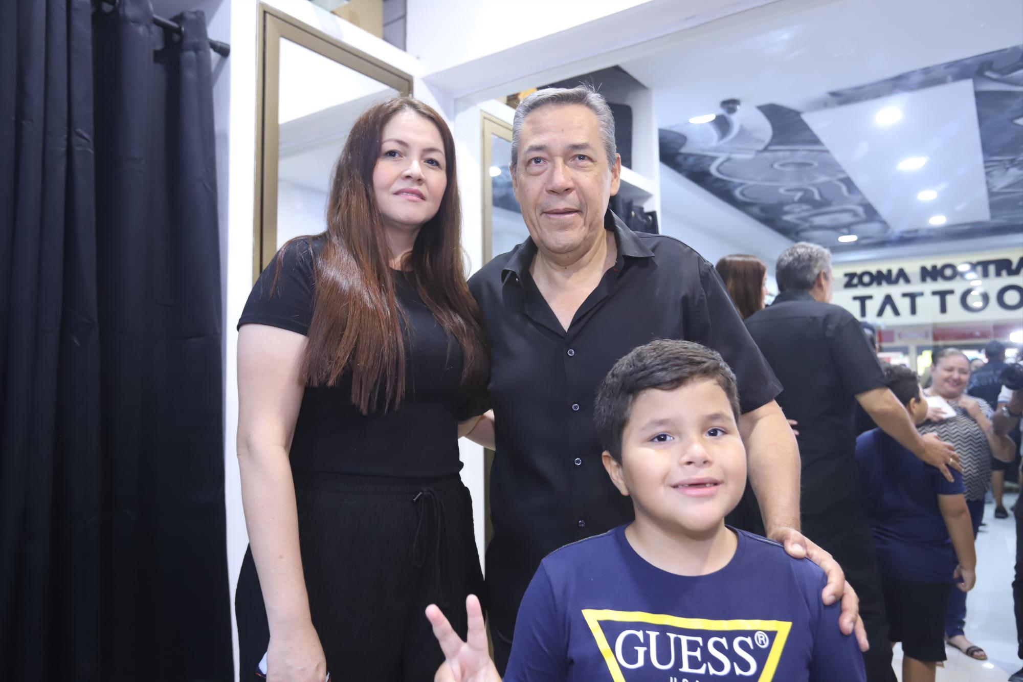 $!Kenia Ibarra, Gerardo López del Río y Elián López.