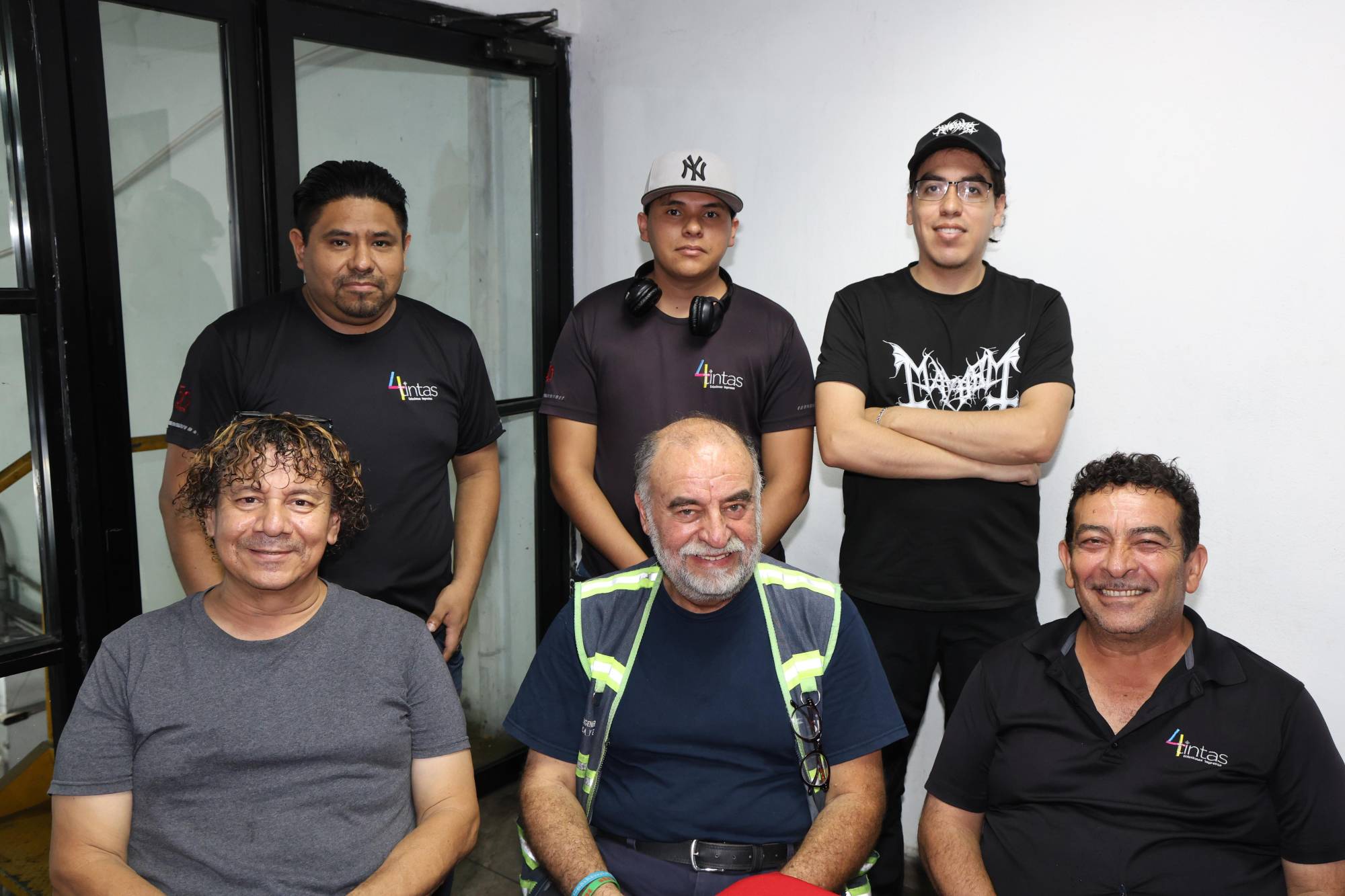 $!Colaboradores del área de prensa durante la convivencia.