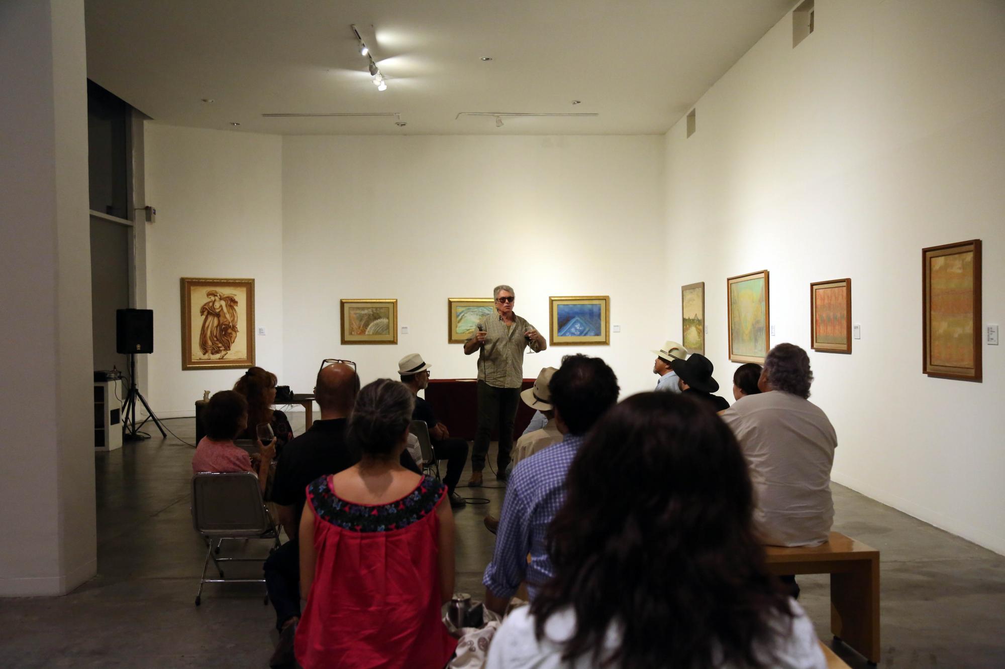 $!‘Al pintar, el que manda es el material’, afirma Héctor Monge