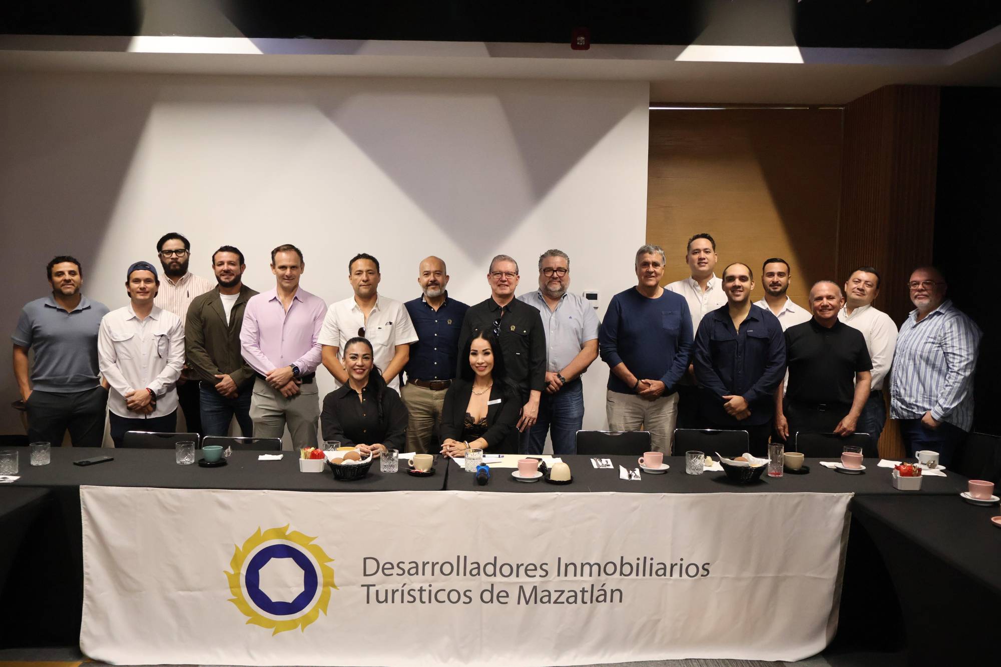 $!Socios de ADIM Mazatlán sostienen reunión con la Secretaria de Turismo de Sinaloa