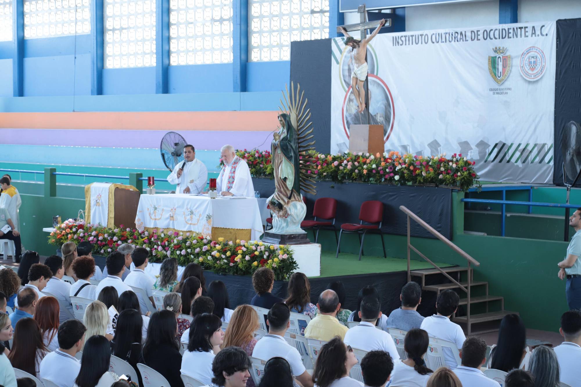 $!El Padre Sergio Armando Pérez, quien acompañó al Sacerdote xaveriano Alfredo Spigarolo, agradeció la invitación para celebrar la misa esa mañana.