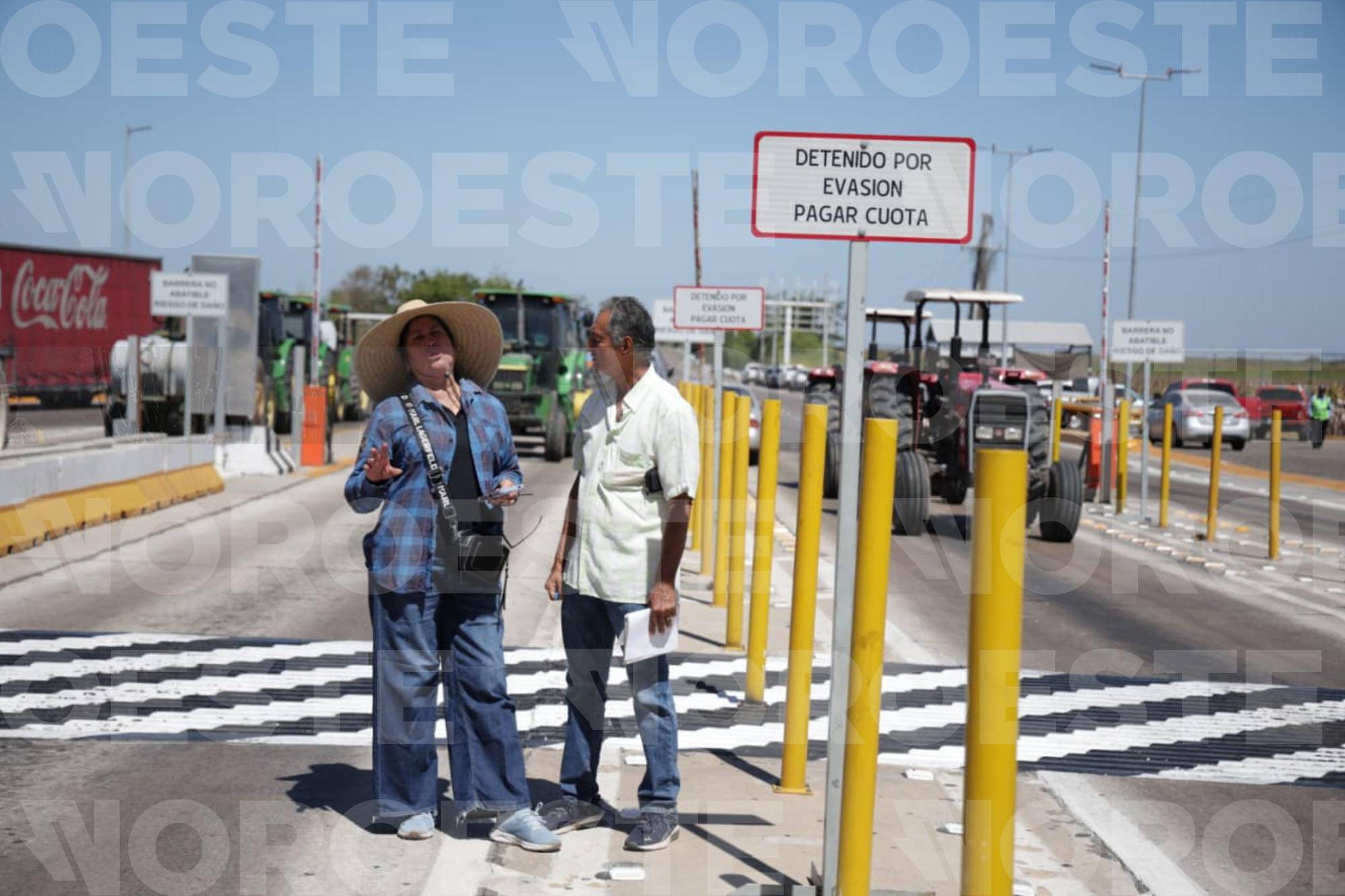 $!Productores toman casetas y liberan peaje en cuatro municipios de Sinaloa