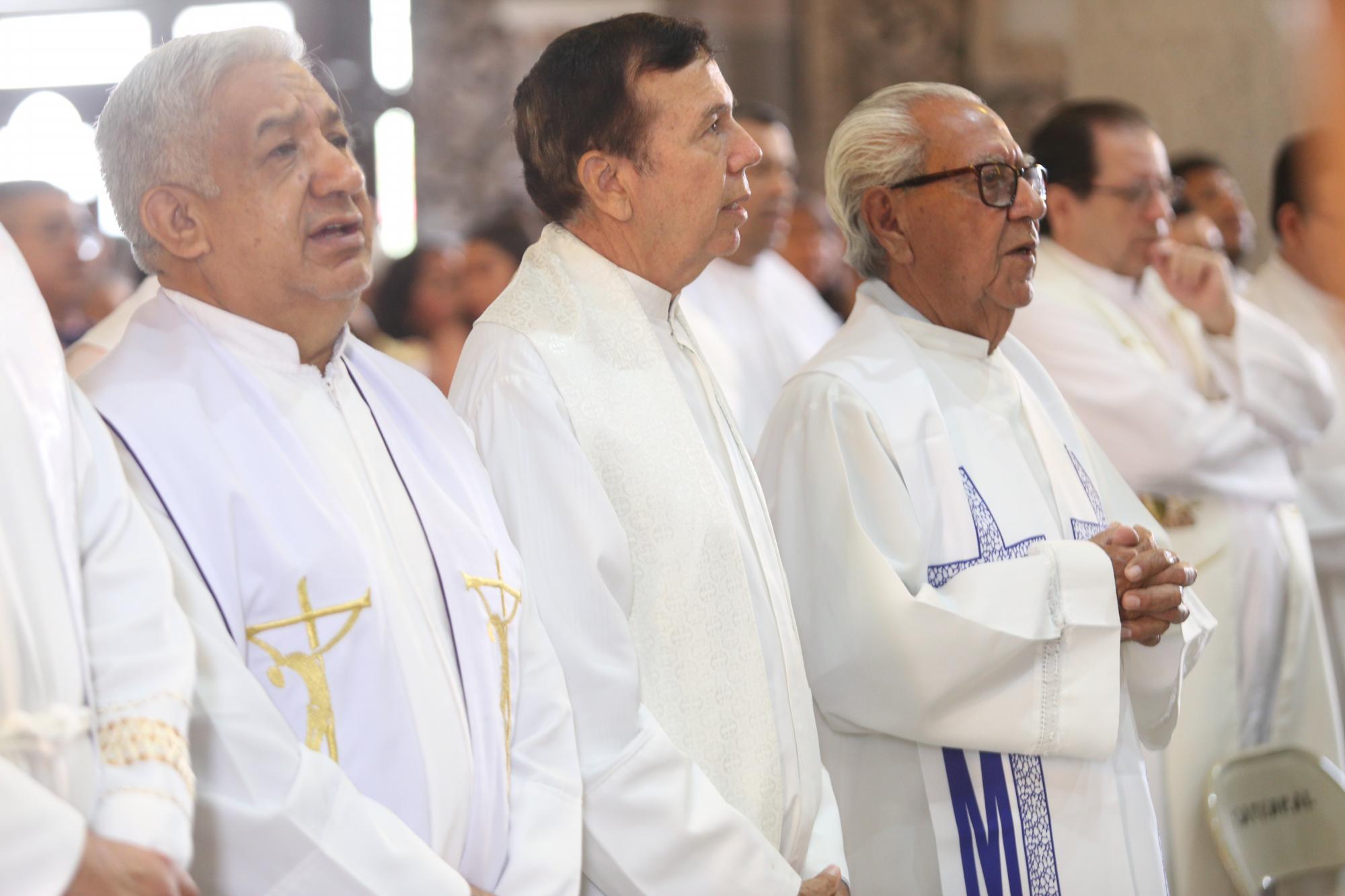 $!Los sacerdotes Alejandro López, Carlos Rendón y Heladio RamÍrez Manzanares.