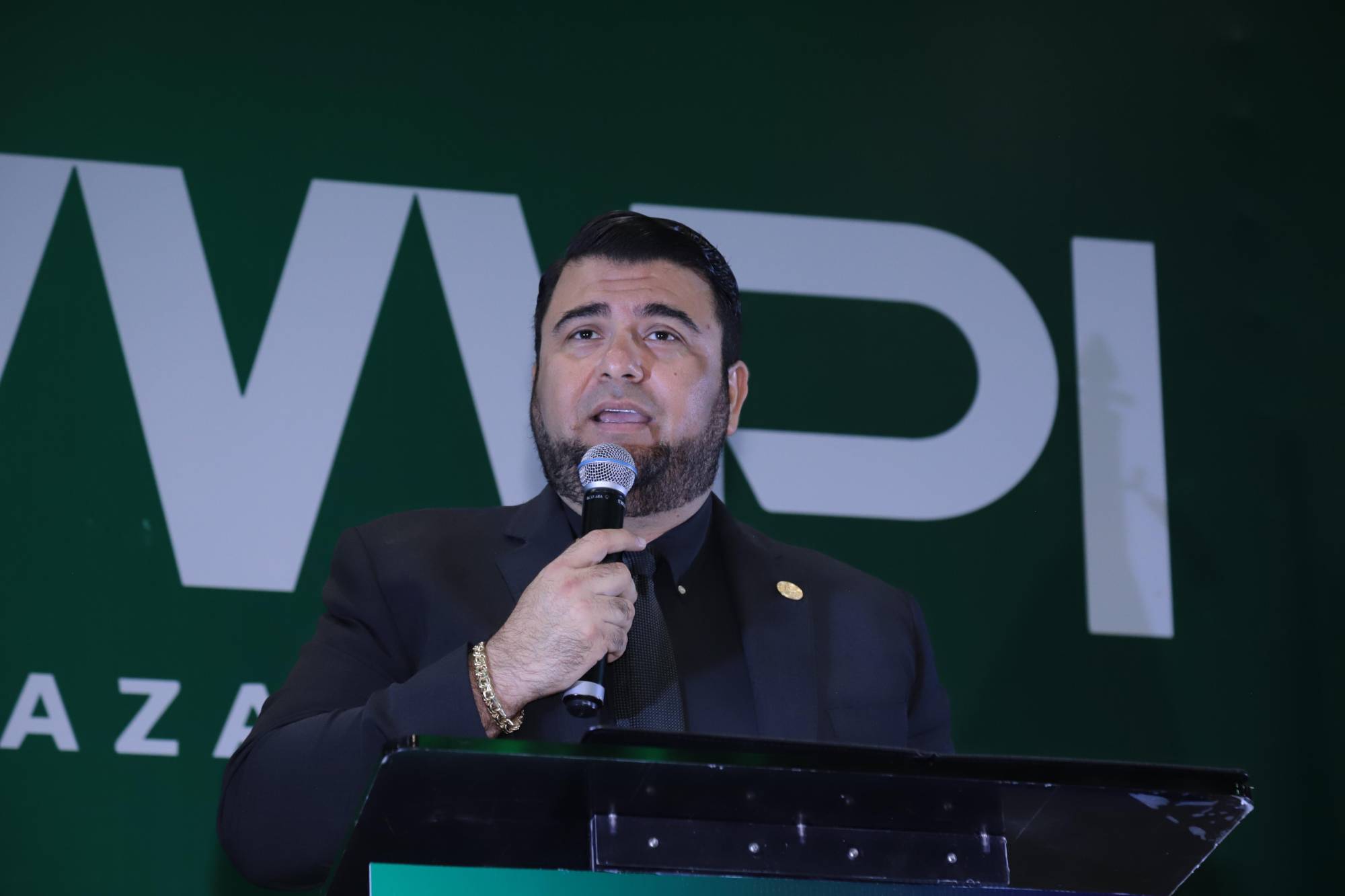 $!Luciano Carrasco Altamirano se comprometió a trabajar en pro del gremio.