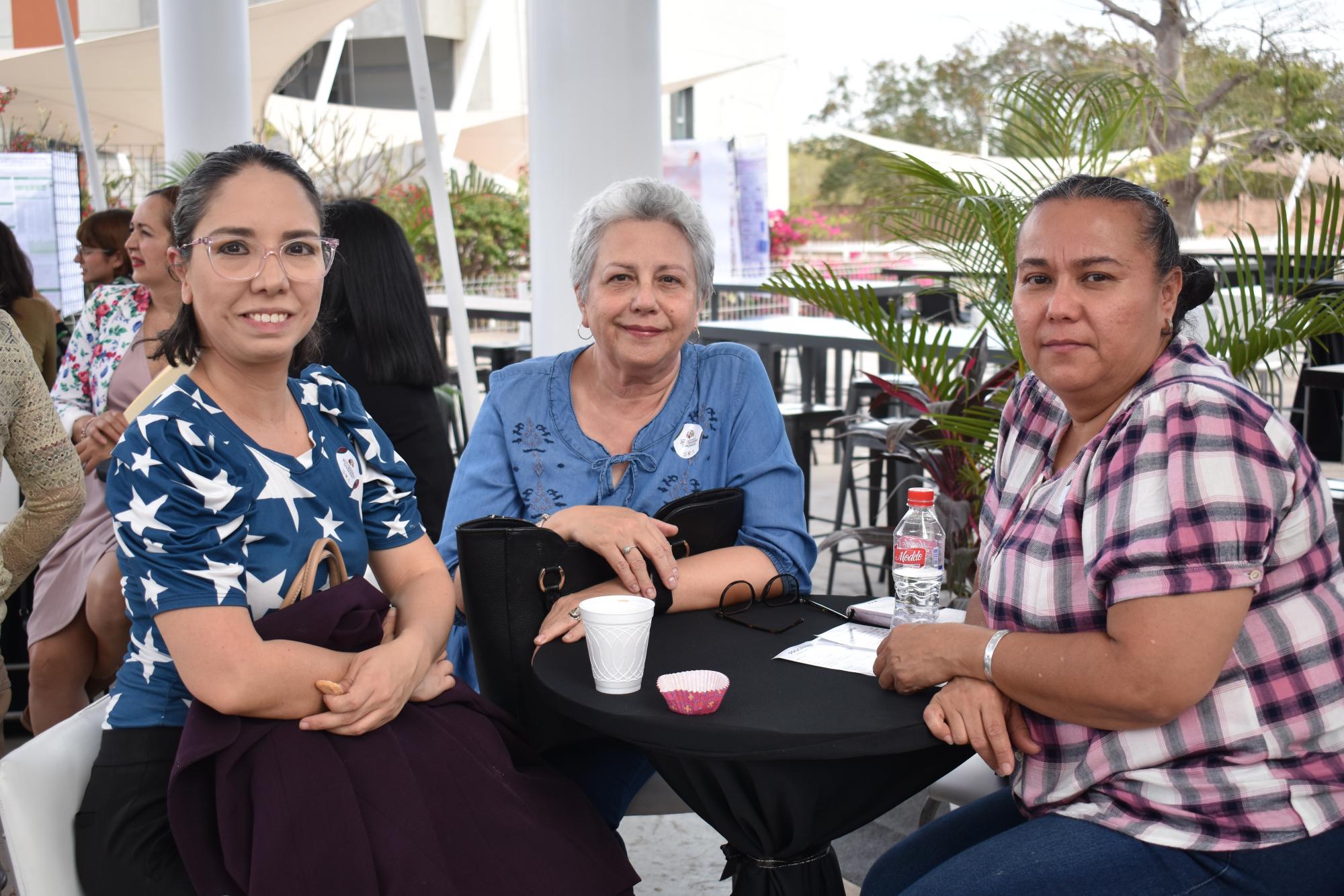 $!Ana Lucía Chávez Escobar, Adriana Roé Sosa y Heidi Medina.
