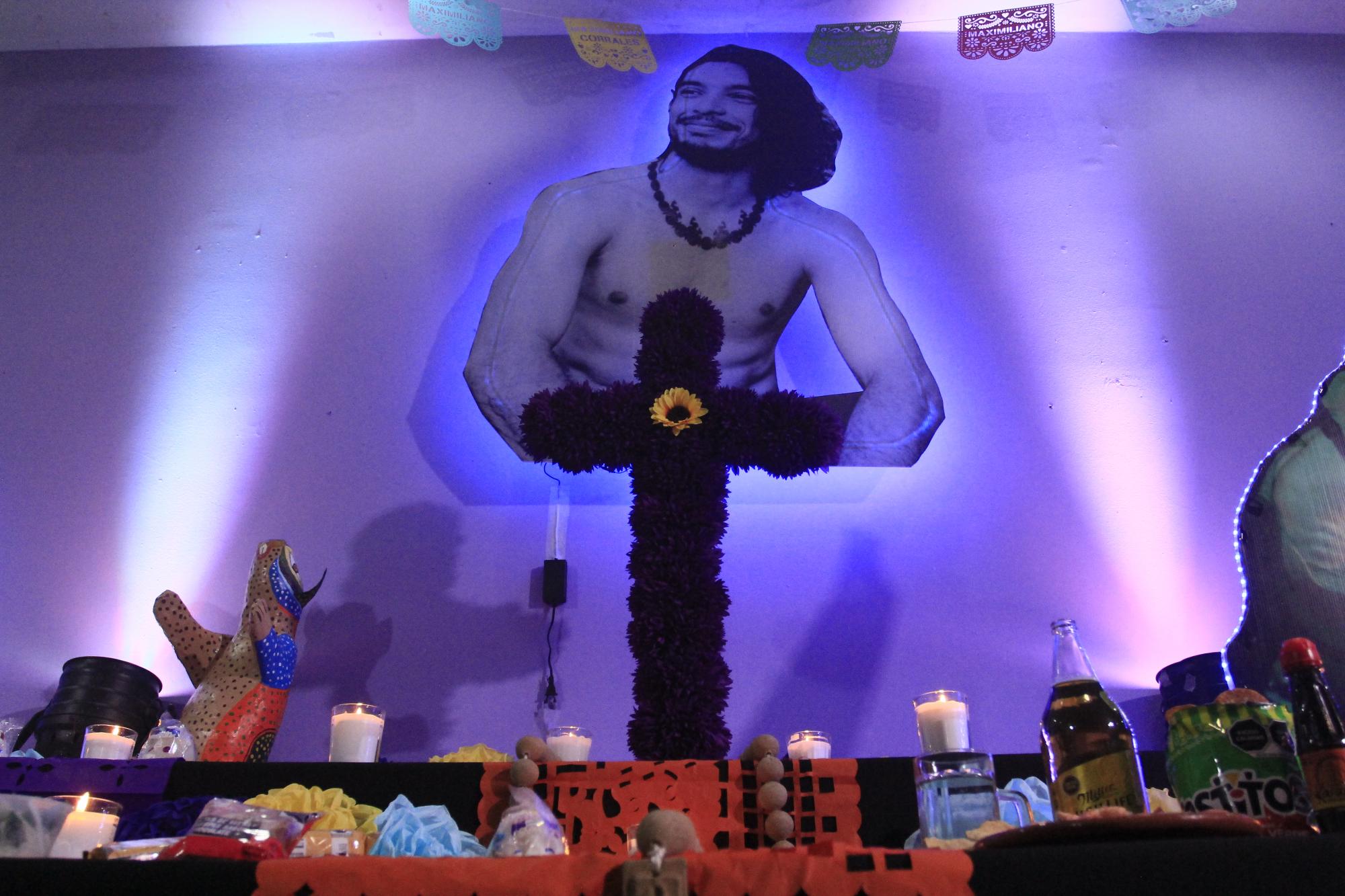 $!A Max Corrales dedicaron el altar de la Escuela de Artes José Limón.