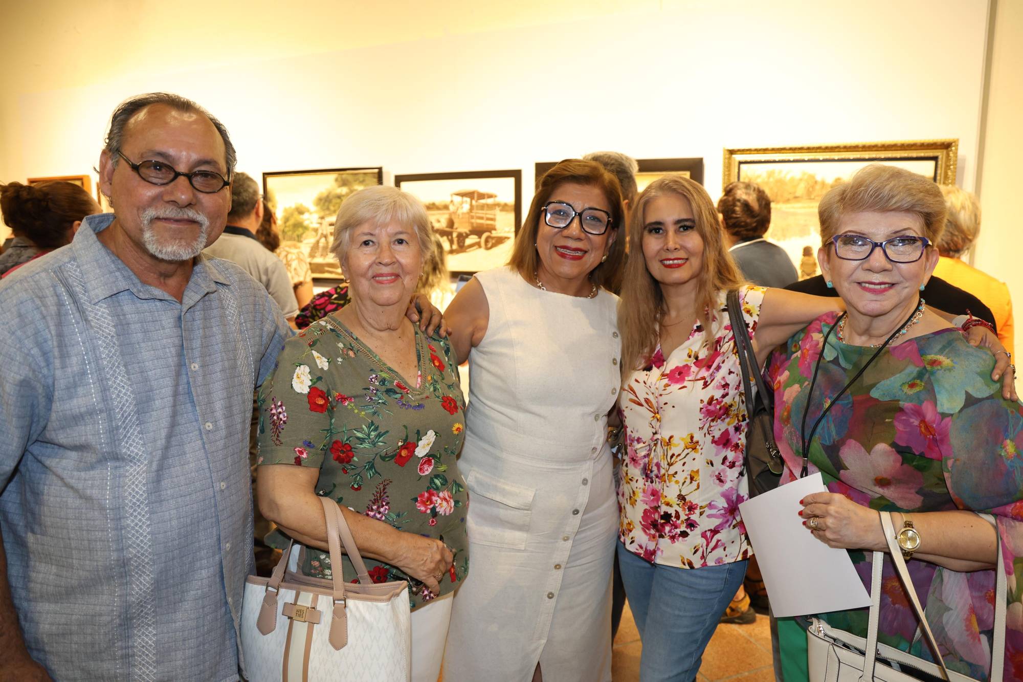 $!Miguel Flores, Sandra Alarriba, Sandra Ramírez, Ginni Alarriba y Lupita Guerrero.