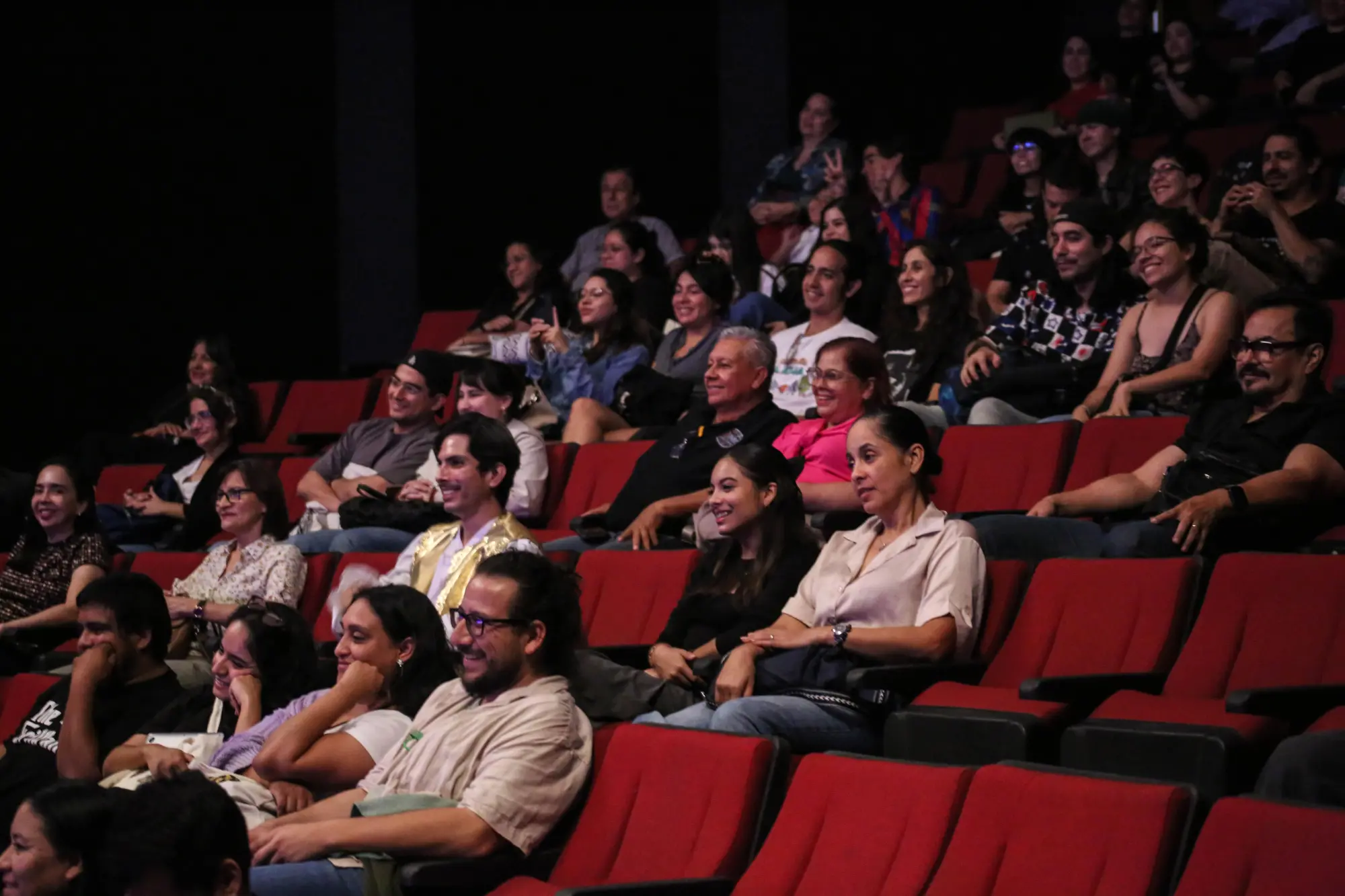 $!El público aprecia la obra