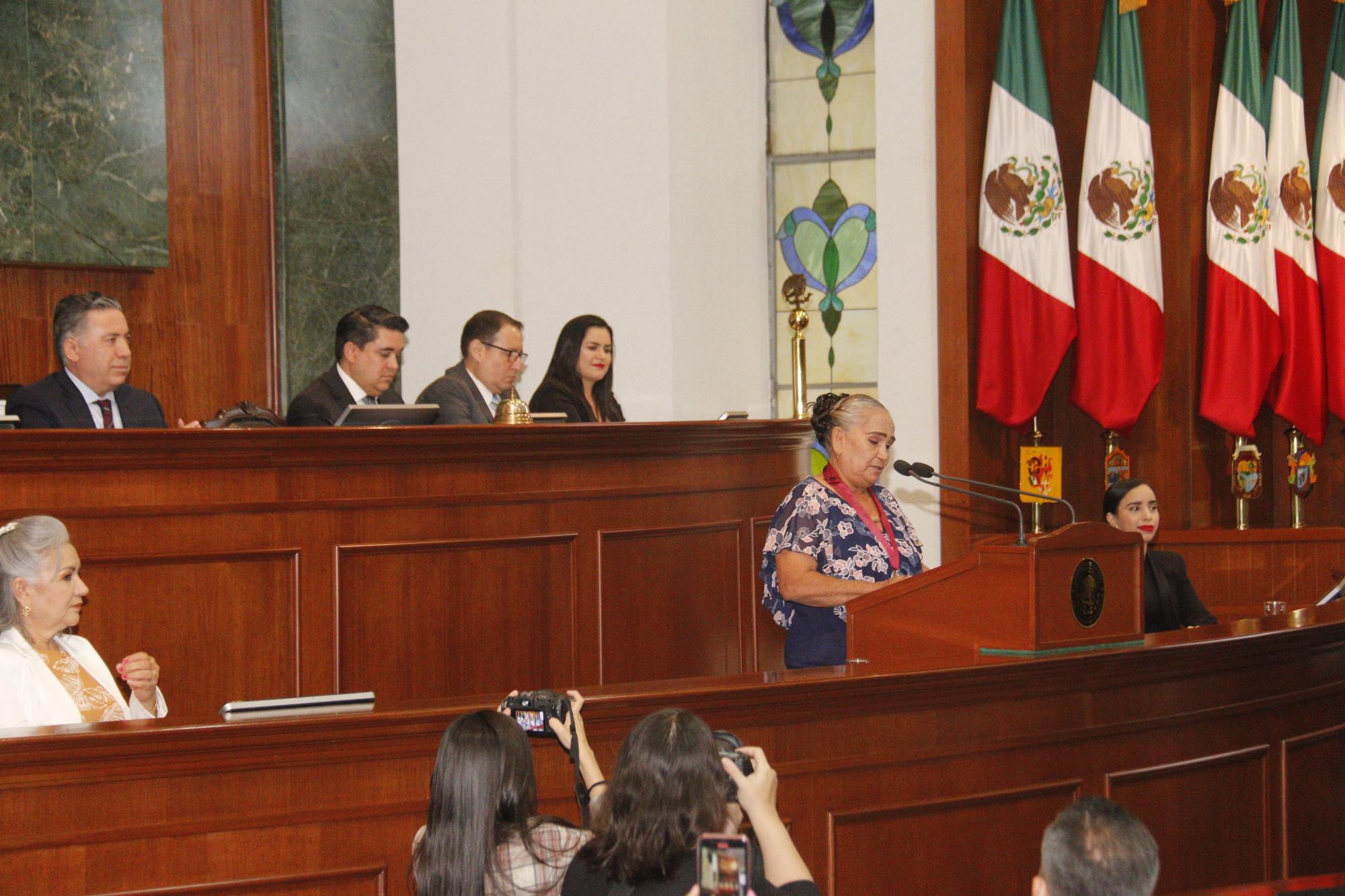 $!Juliana Zepeda es la primera ciudadana en recibir el Premio a la Mujer Rural Sinaloense
