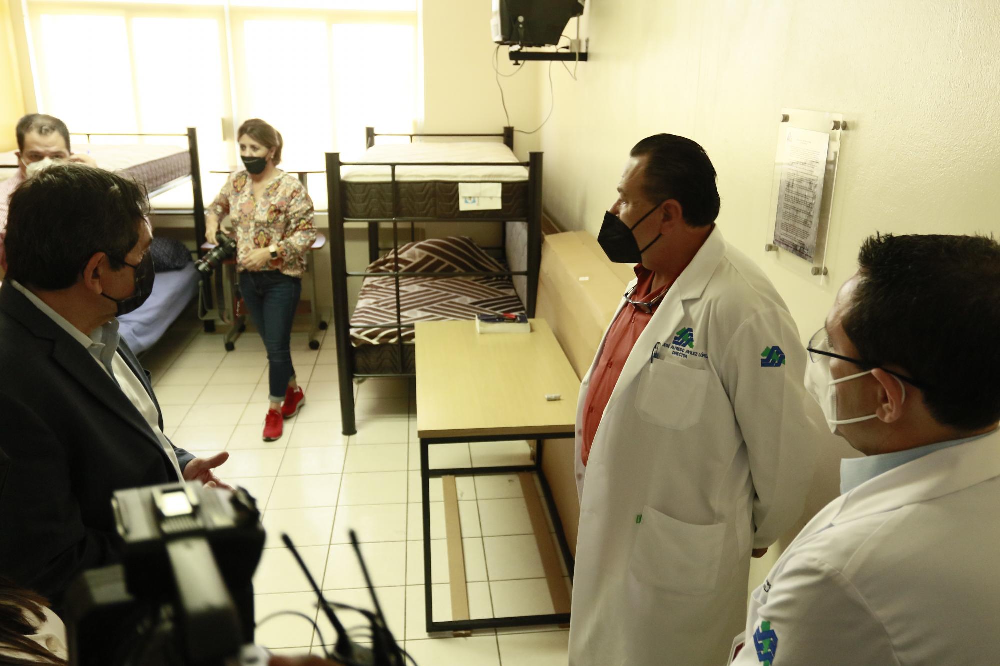 $!Fundación Coppel dona mobiliario para que residentes y público puedan descansar en el Hospital General de Culiacán