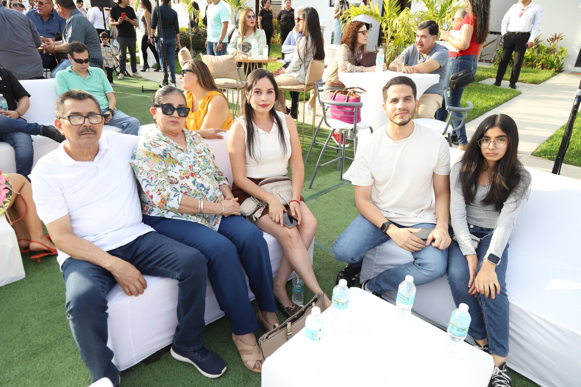 $!Carlos Ricardo Morales, Graciela Portillo, Denisse del Rosario Morales, Luis Morales y Frida Pacheco Morales.