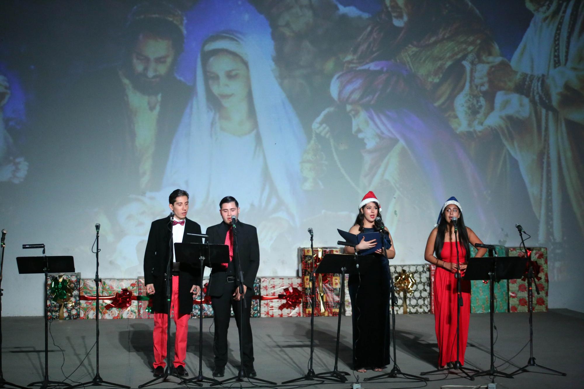 $!El programa reunió una serie de villancicos.