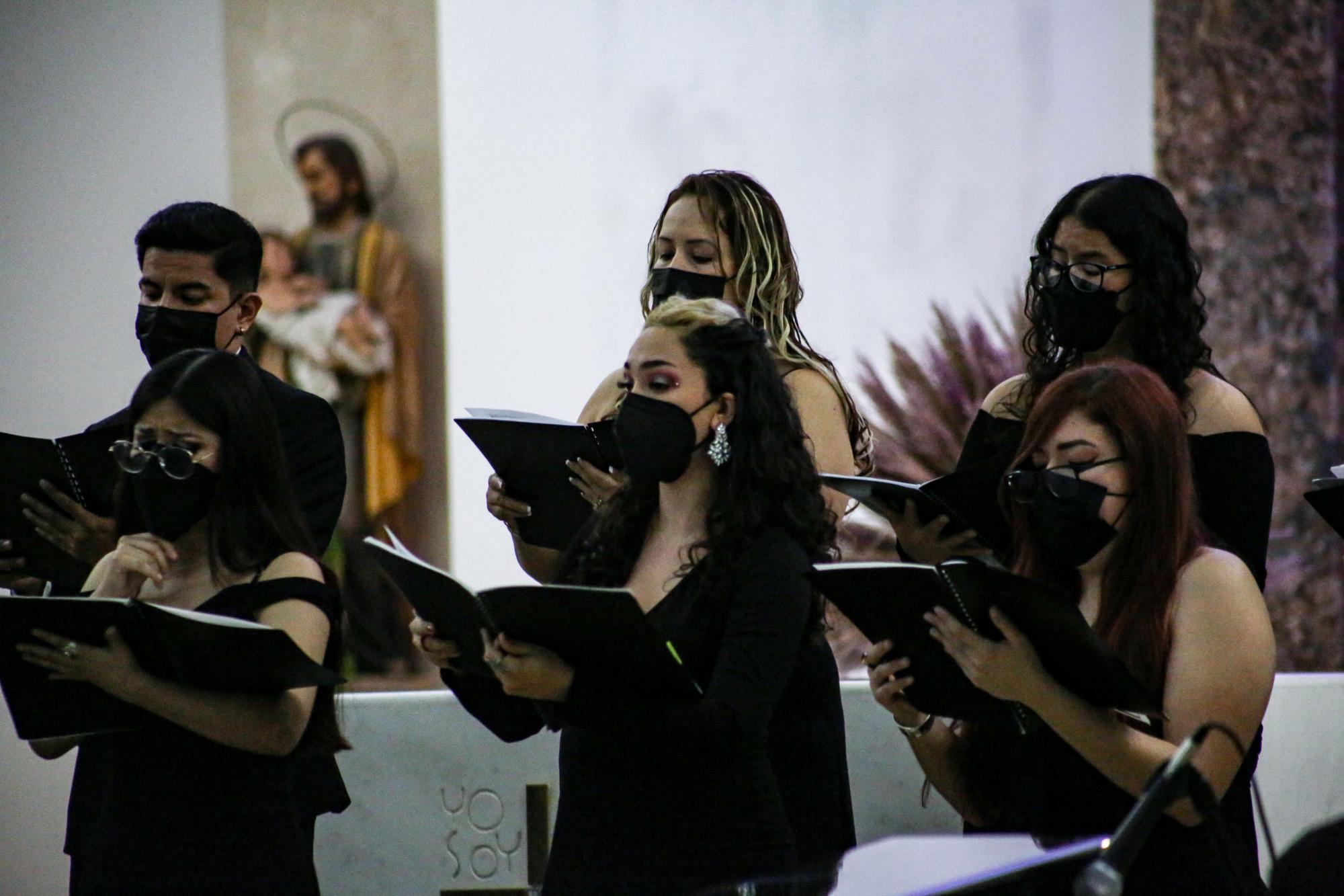 $!Canta el Coro de Ópera del Isic, el ‘Réquiem’ de Mozart, en la iglesia del Padre Cuco