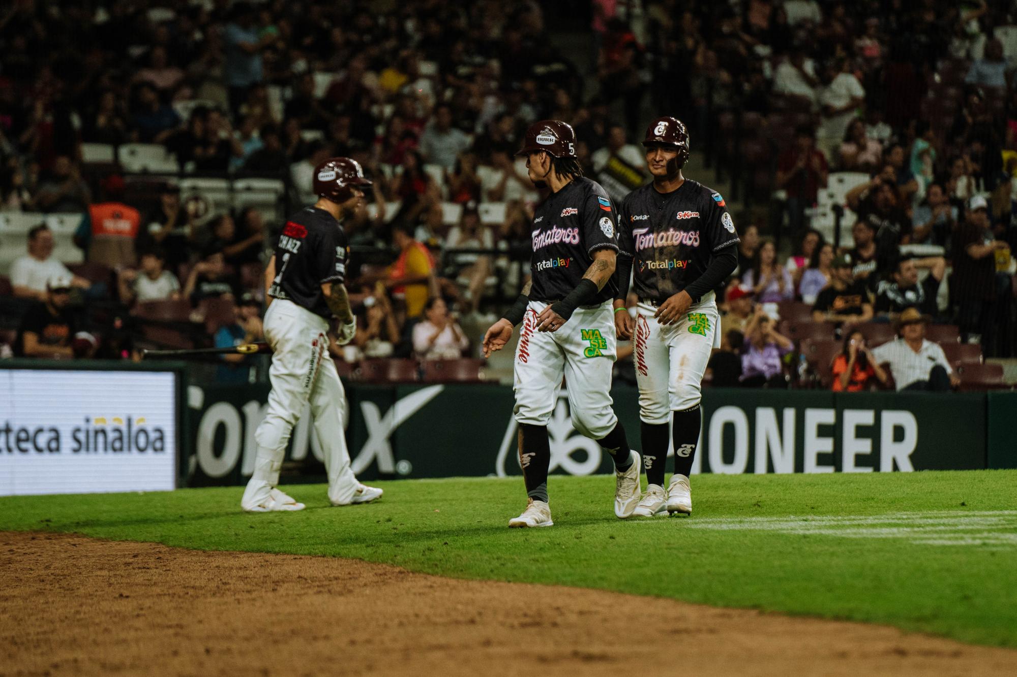 $!Consigue Tomateros de Culiacán su primera serie como local a costa de Venados