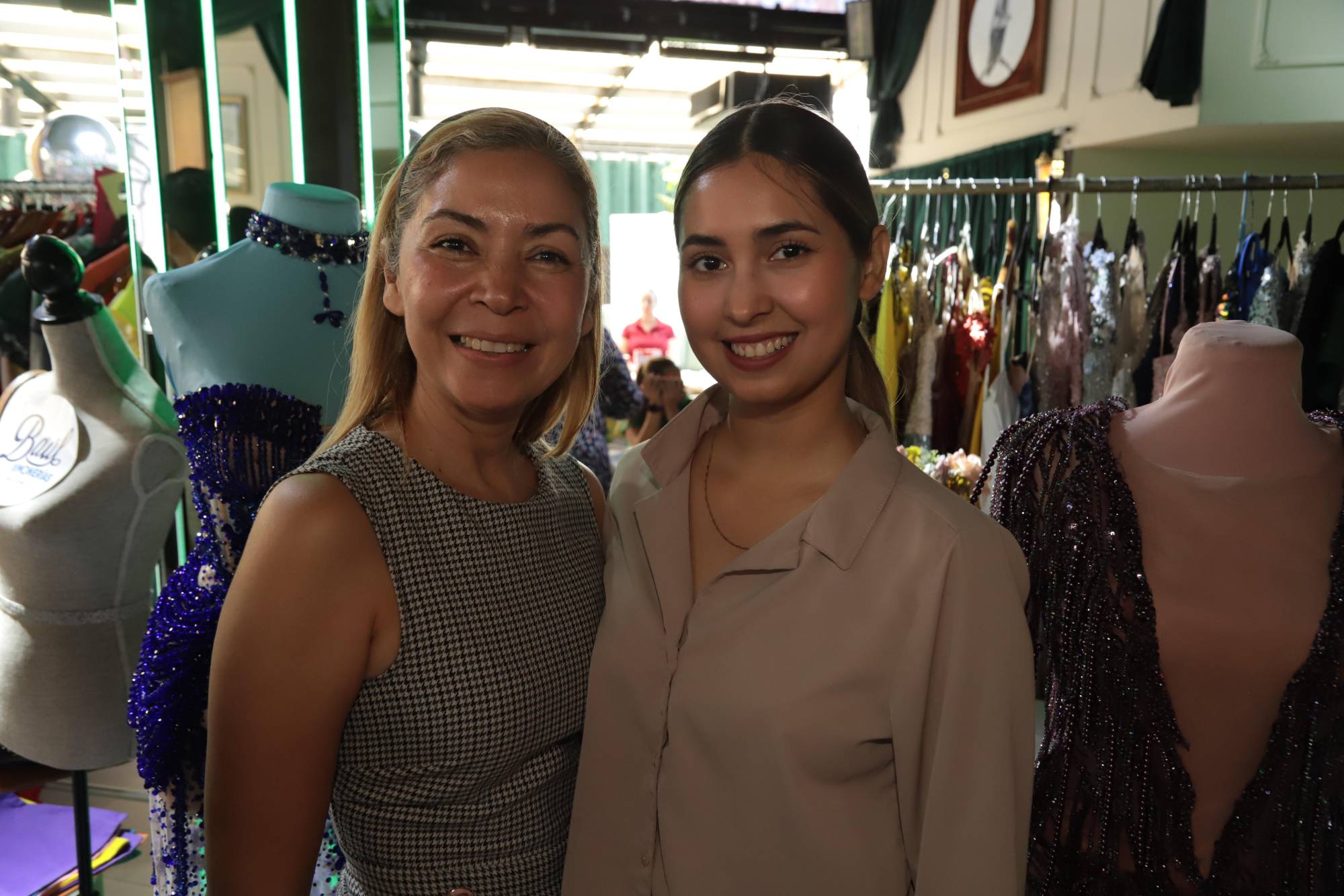 $!Ninfa Padrón y Lesslie Navarro.