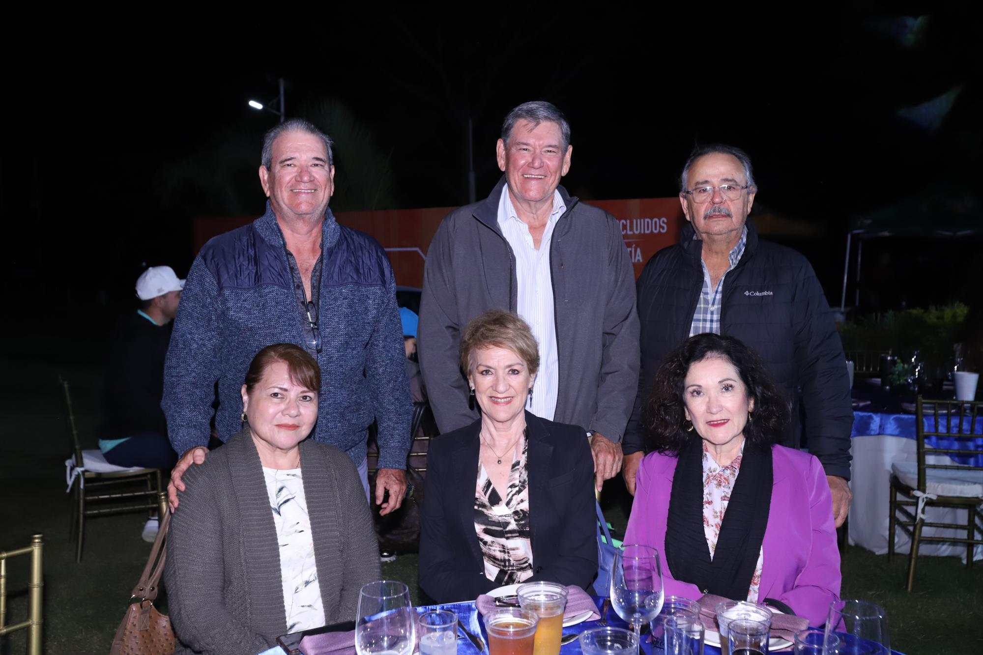 $!Luis Beltrán, Marco Beltrán y Carlos Llamas; Olivia de Beltrán, Margarita de Beltrán y Carmen de Llamas.