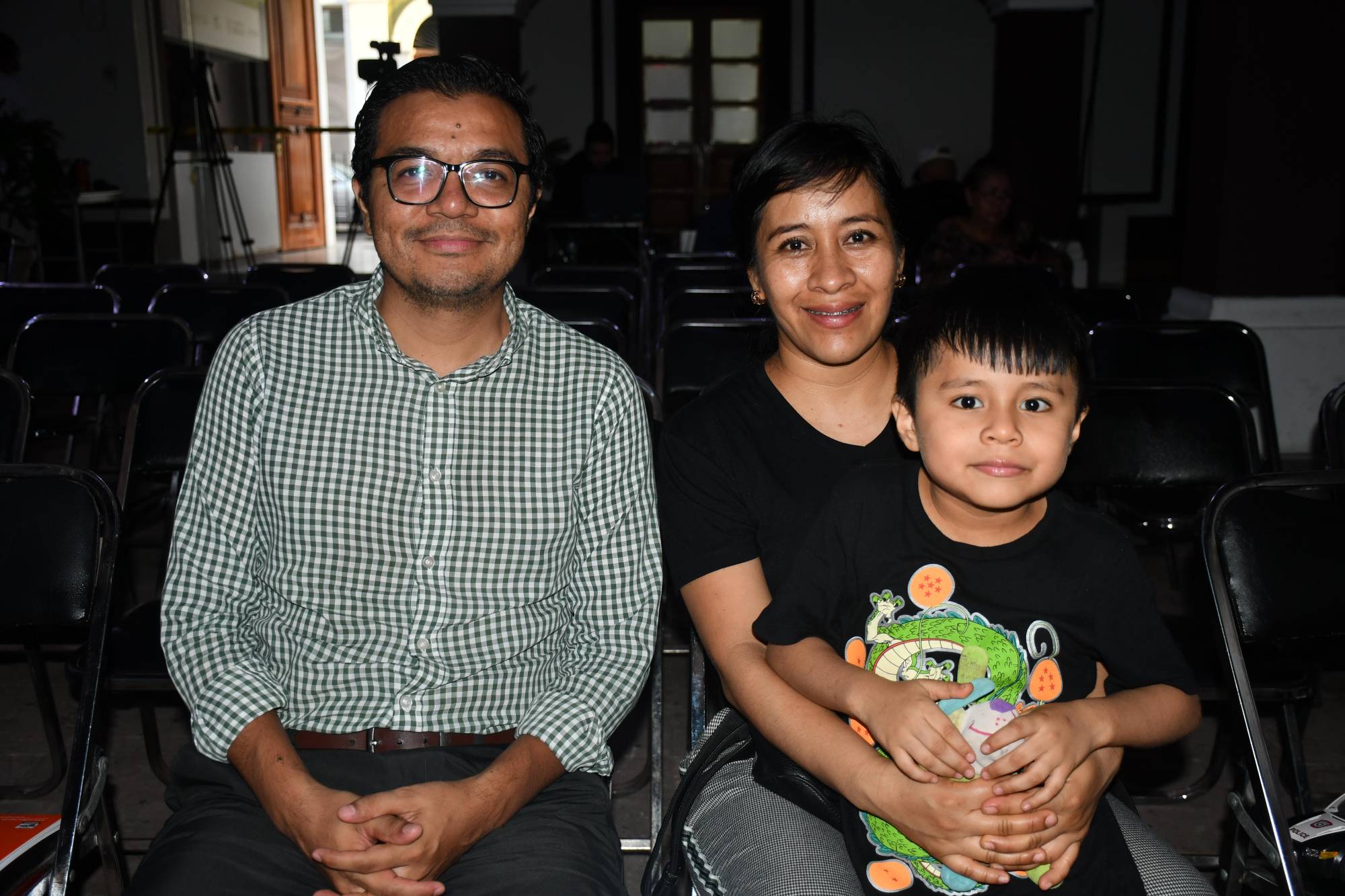 $!Marcos Valera y Tonanzin Sánchez Montaño con su pequeño Mateo Valera.