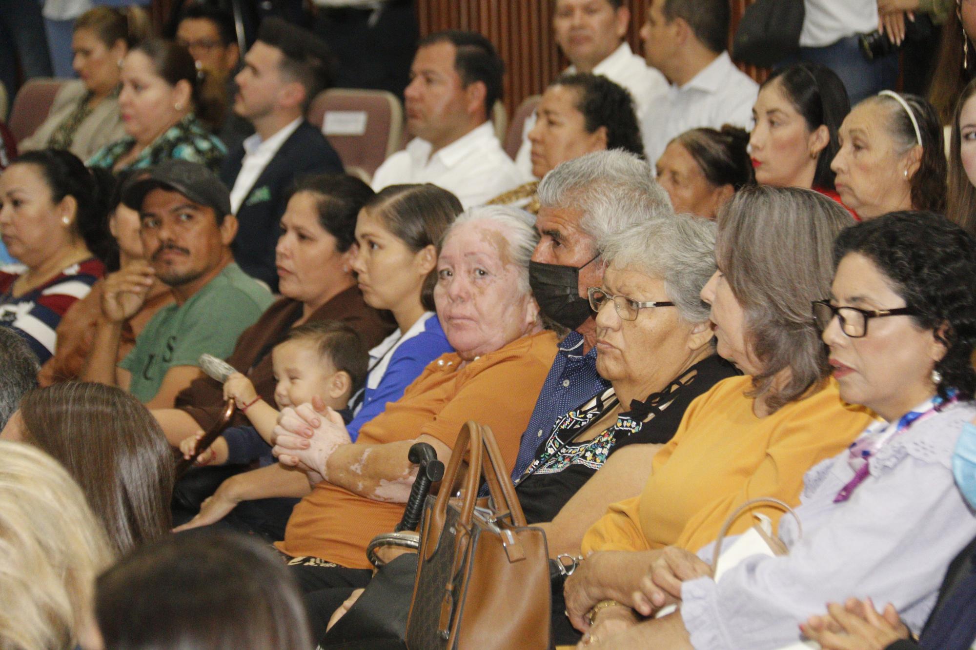 $!Juliana Zepeda es la primera ciudadana en recibir el Premio a la Mujer Rural Sinaloense