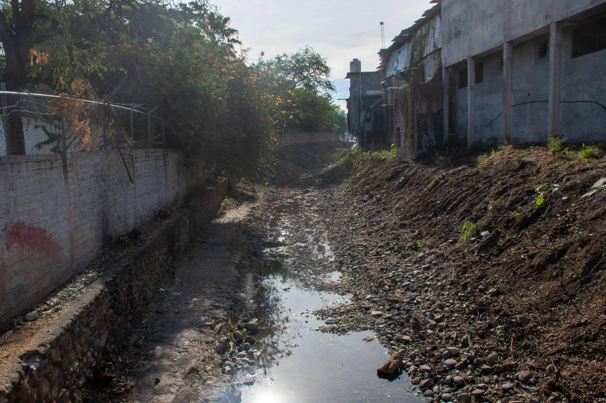 $!Refuerza Culiacán limpieza de canales y arroyos ante la próxima temporada de lluvias