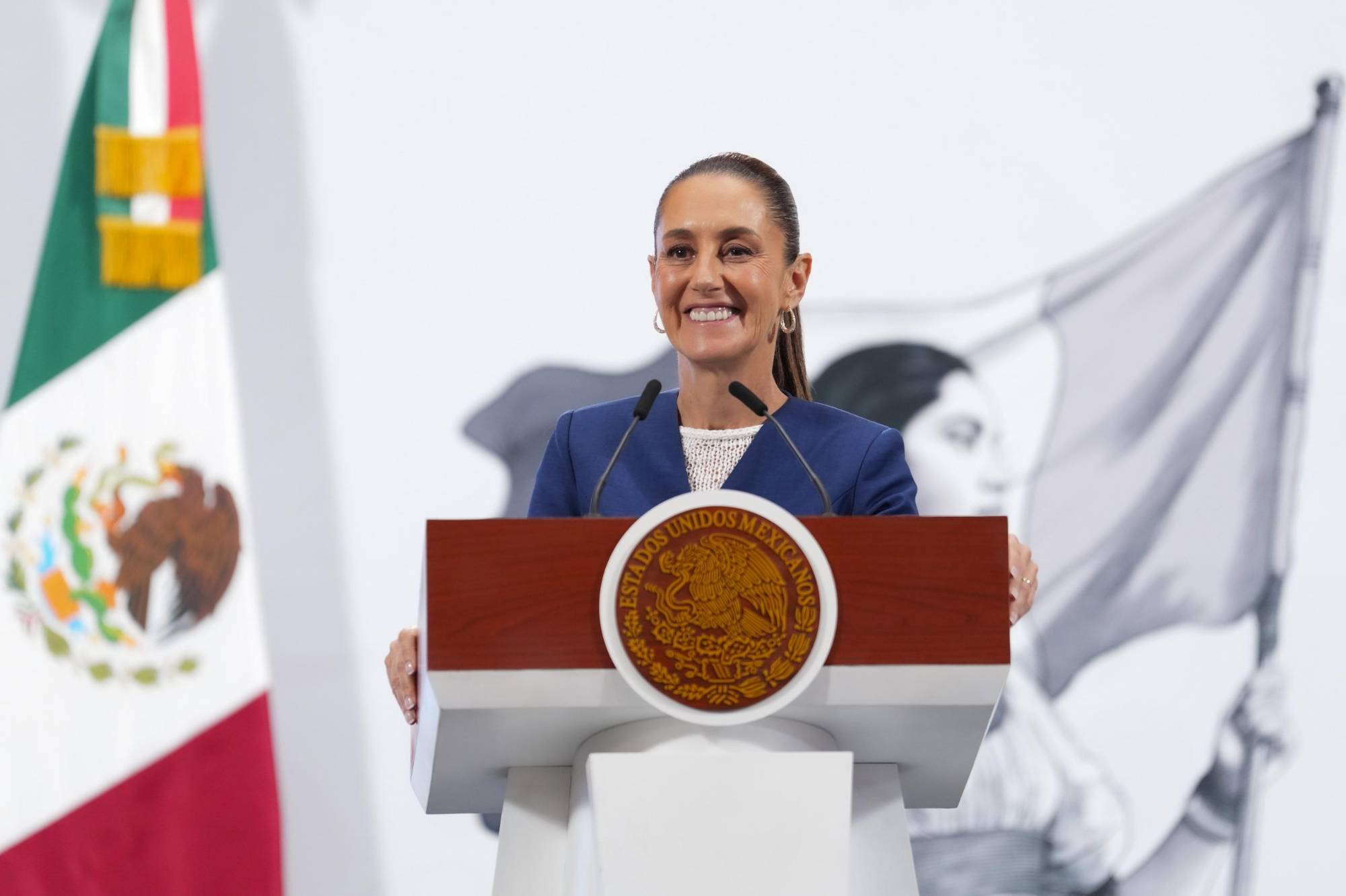 $!Anuncia Sheinbaum decreto para convertir al país en líder de la industria farmacéutica