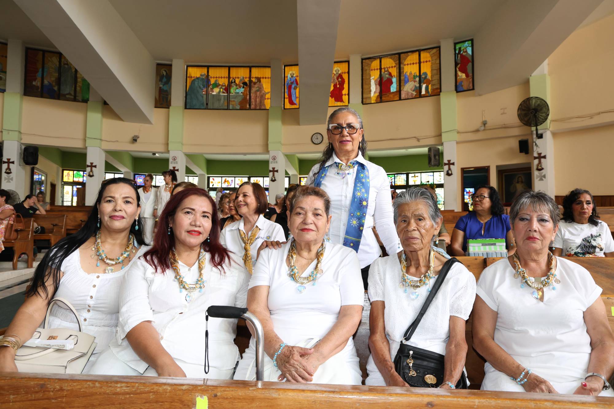 $!La animadora Inés Solís junto a Juany Vizcarra, Guadalupe García, Margarita Guzmán, Alina Vizcarra e Isela Millán, de la Unidad Santa María de América.