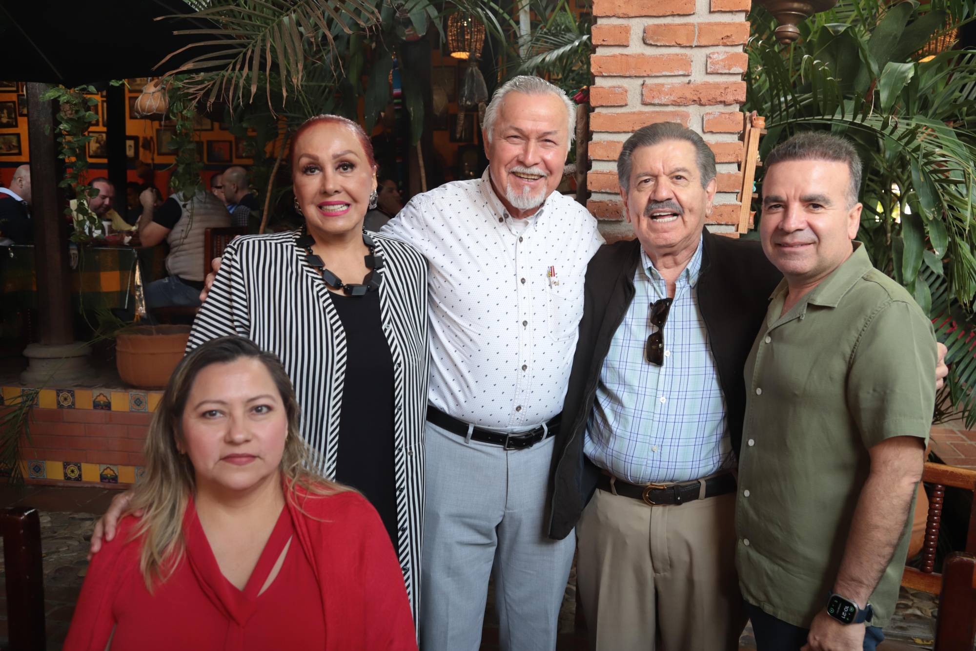 $!María del Carmen León, Olivia Vidaurri de Osuna, Juan Manuel Félix, Ignacio Osuna Moreno y Andrés Valdez.