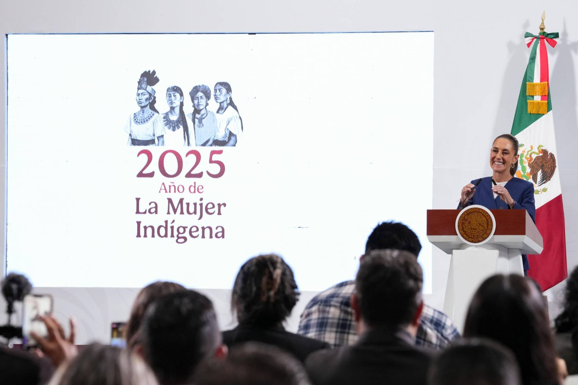 $!Anuncia Sheinbaum decreto para convertir al país en líder de la industria farmacéutica