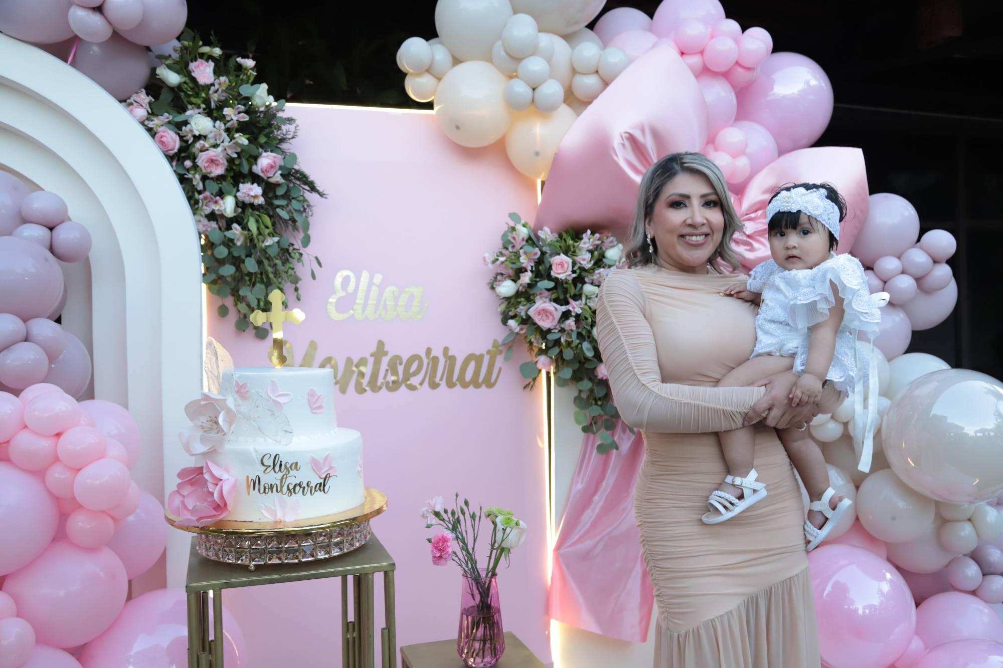 $!Grisel Pazos Mandujano con su nueva ahijada.