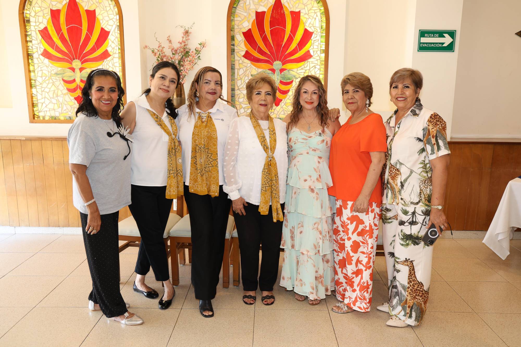 $!Sandra Luz Ríos, Guillermina García, Leticia Sánchez, Lucy Calleros de Soto, Lorena Jáuregui, Santi Pérez y Socorro Bautista.