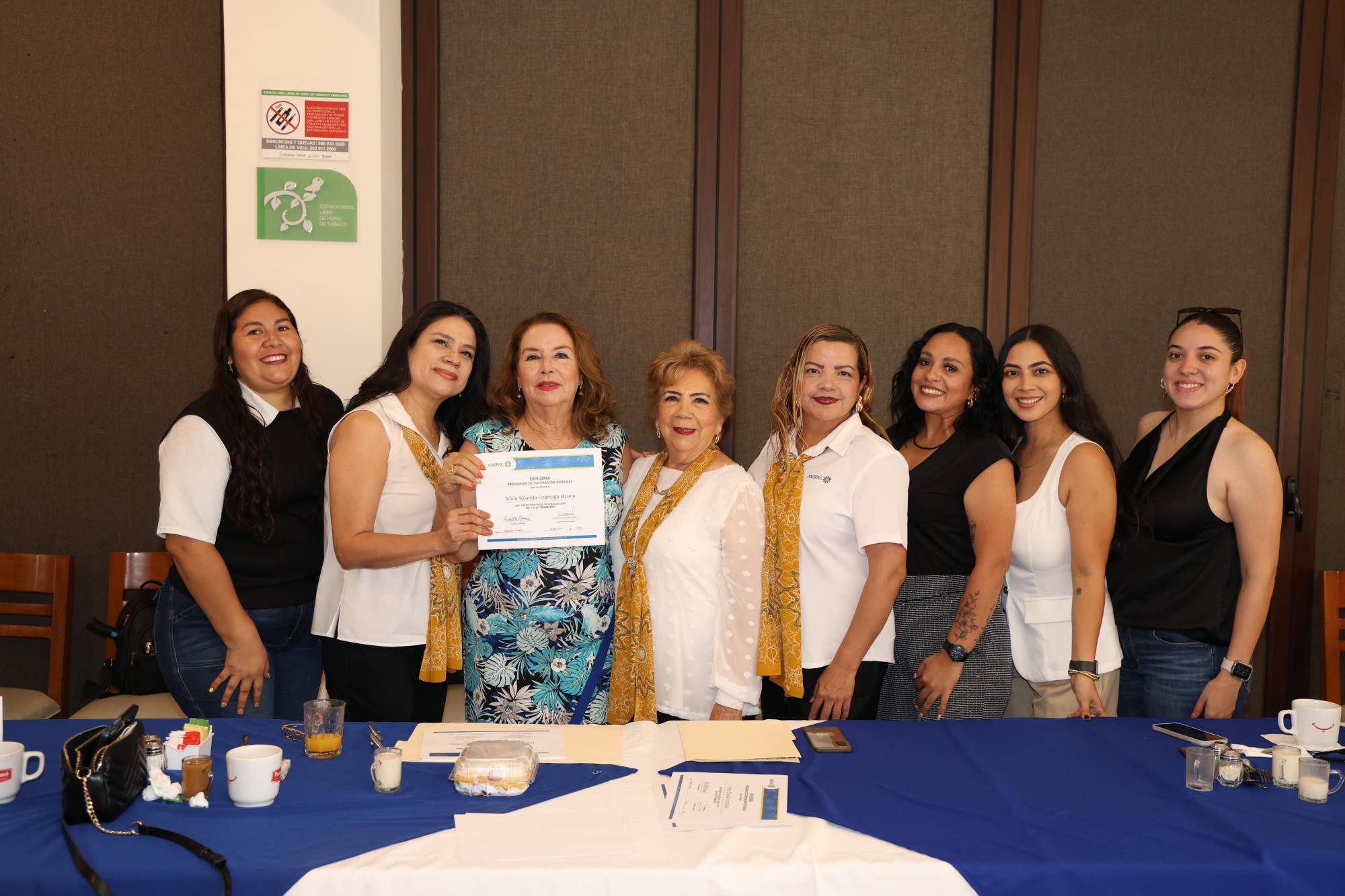 $!Silvia Yolanda Lizárraga con su diploma.