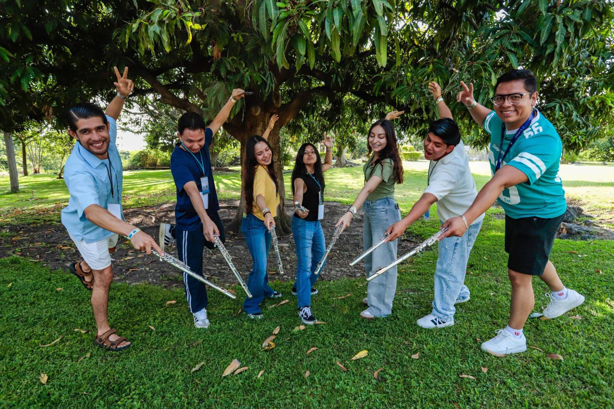 $!Los músicos que integran la sección de flauta listos para sus clases.
