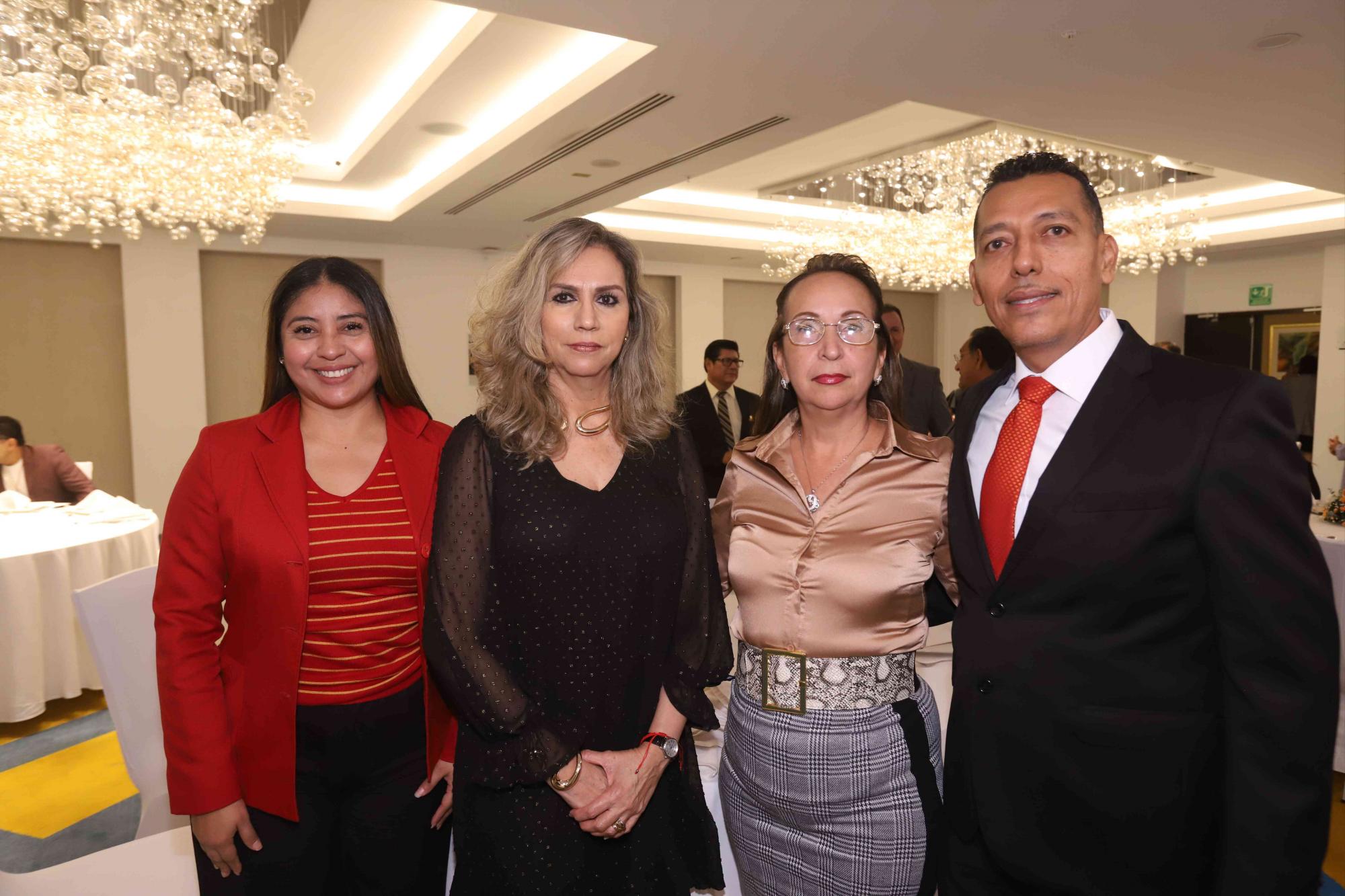 $!Lorena Balbuena, Natalia del Valle, Lorena Apodaca y José Natividad Portillo.