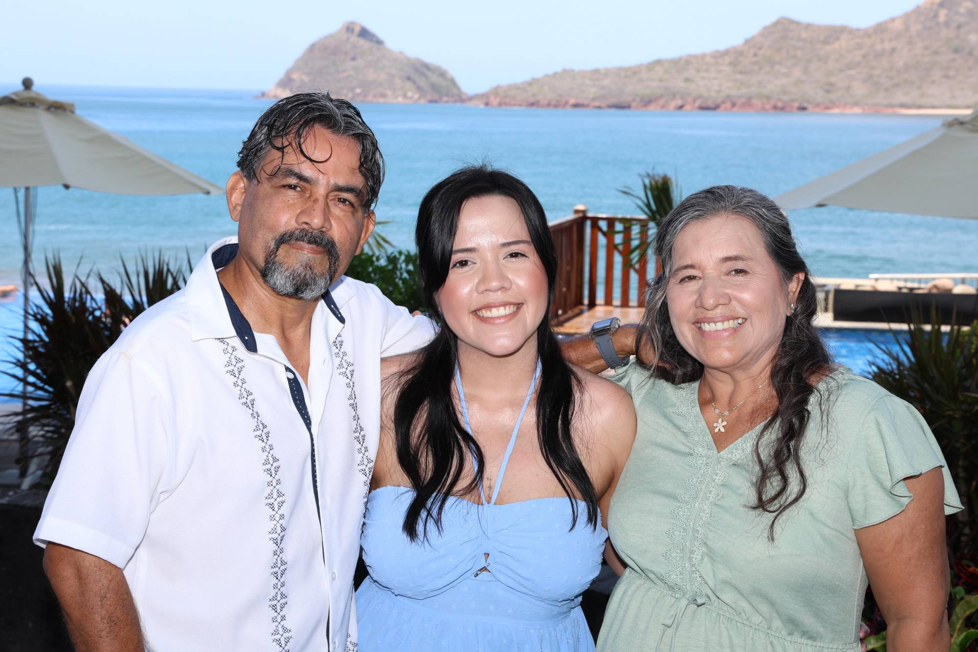 $!Azul Skrleth junto a sus papás, Rafael Méndez y Lemmys Tiznado Palomares.