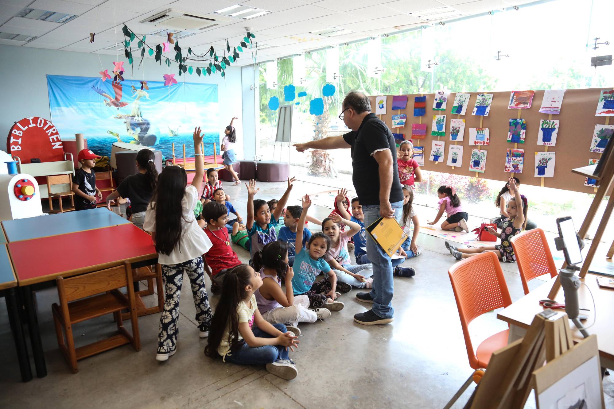 $!Con la participación de 35 niños se llevaron a cabo los talleres de verano en el biblioteca Gilberto Owen.