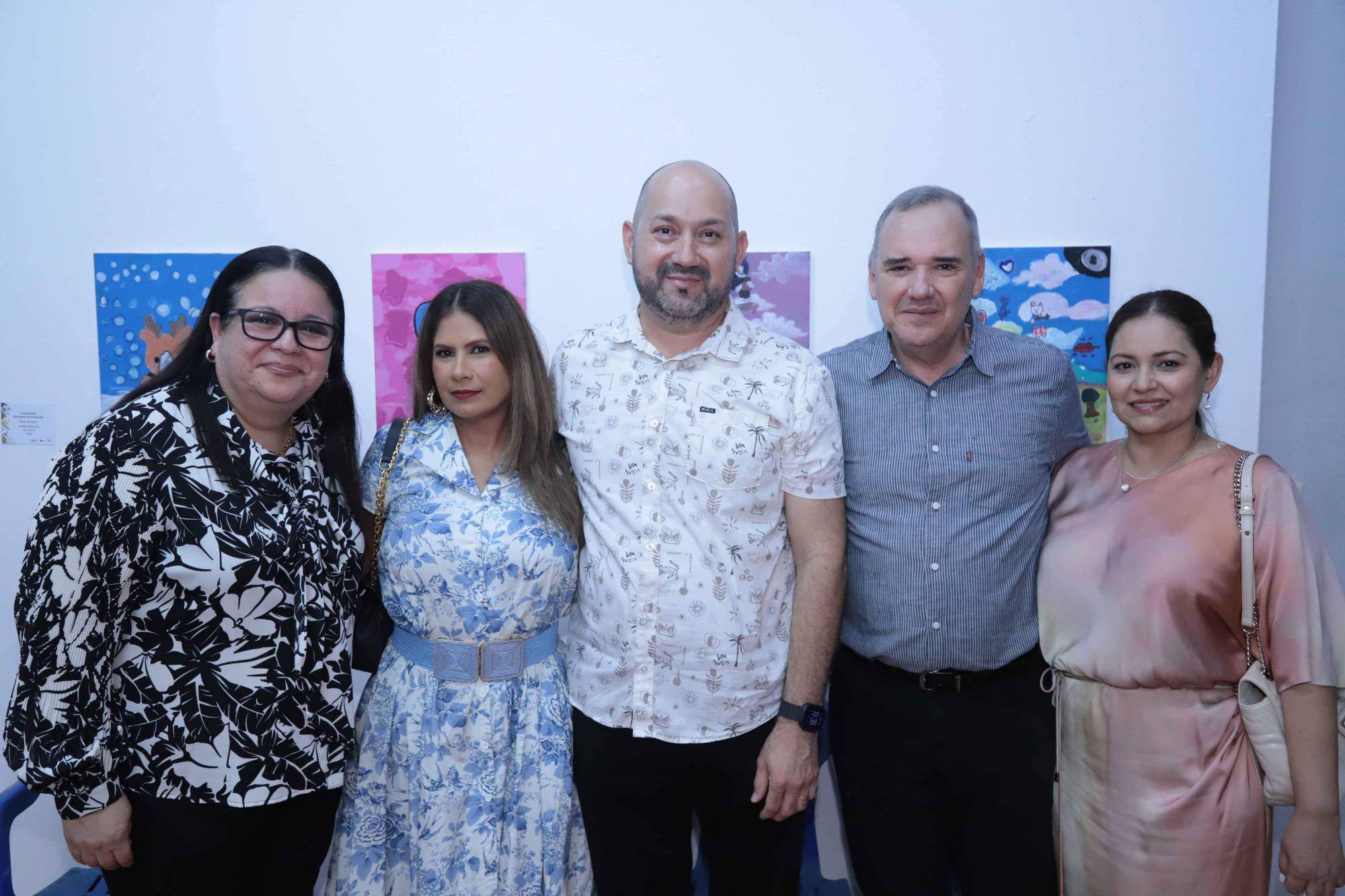 $!María de la Paz Ponzo, Laura de Tirado, Oliver Tirado, Julio Cota y Ángeles Lizárraga de Cota.