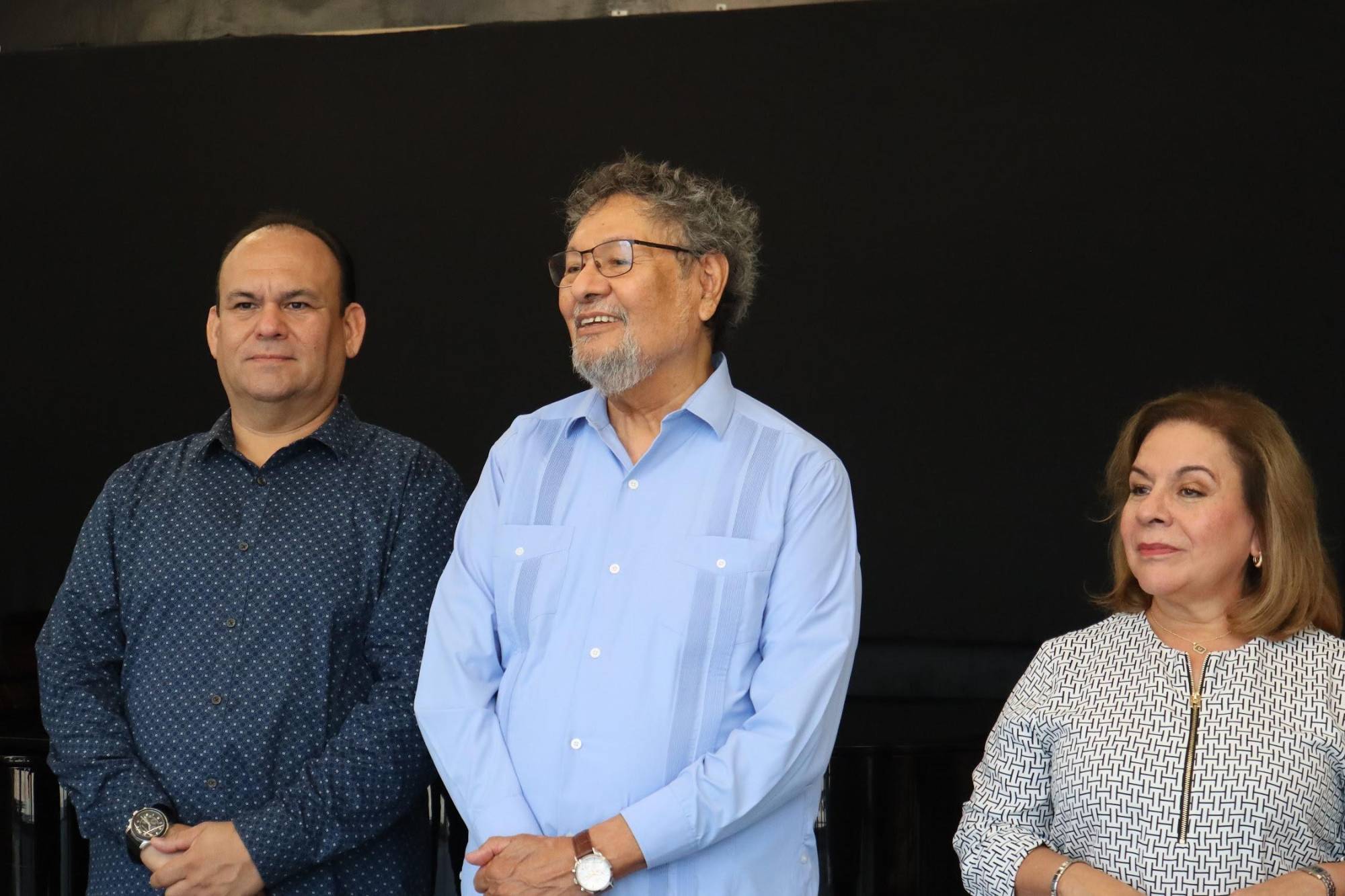 $!José Manuel Chu, Élmer Mendoza y Lydia Concepción Celaya.