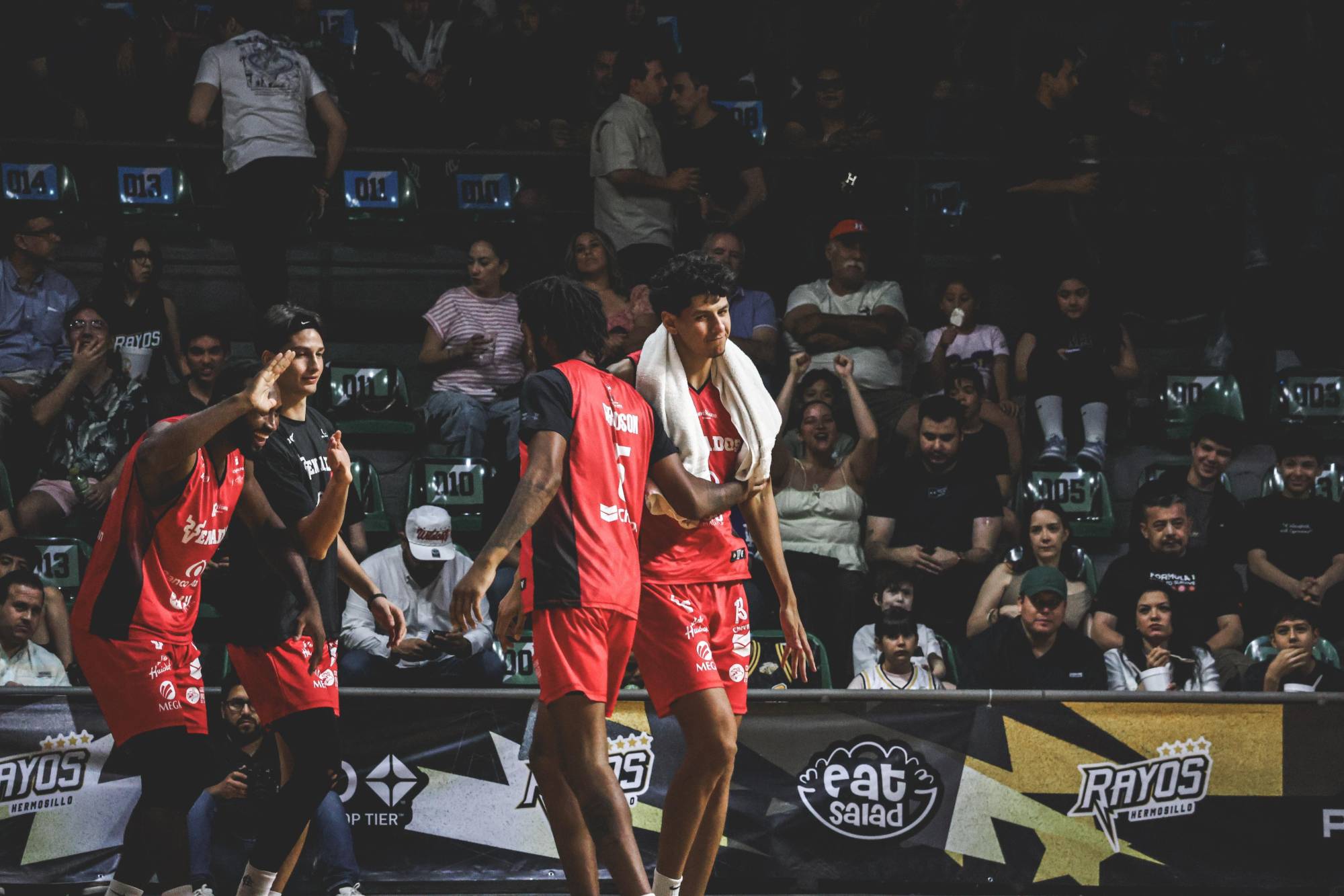 $!Venados Basketball no puede mantener la ventaja y cae en el primero de la serie ante Rayos