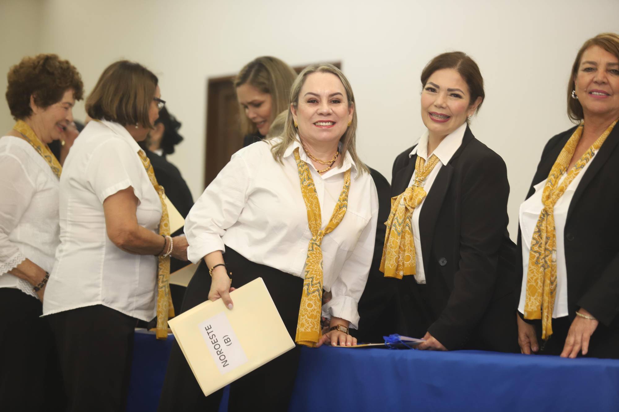 $!Elva Aguirre y Elizabeth Benítez.