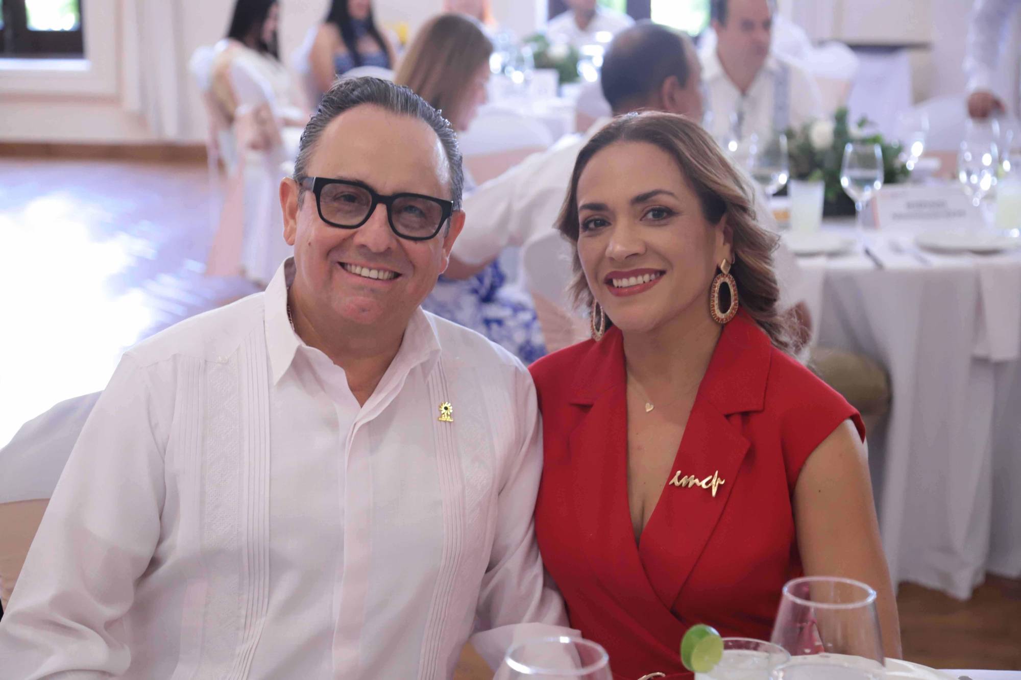 $!Raymundo Velarde y Ivette de Velarde.