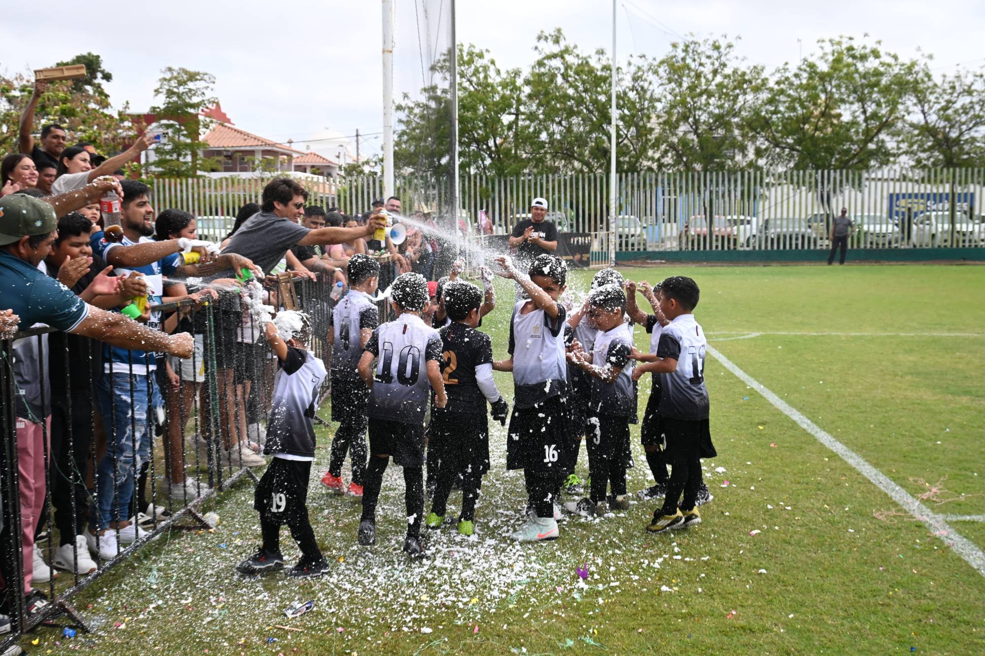 $!Sinaloa B se ciñe campeonato en casa del Nacional Chupones