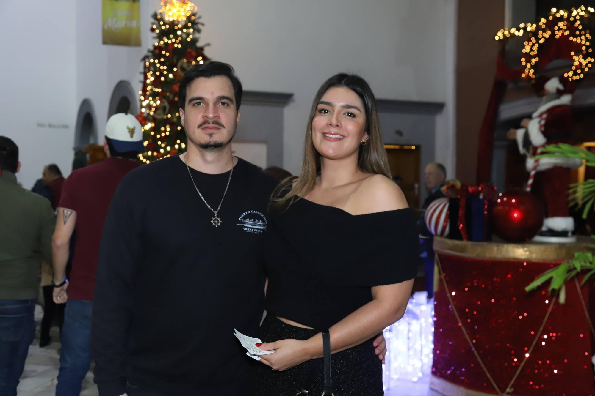 $!Julio César Loya y Brisia Tirado.