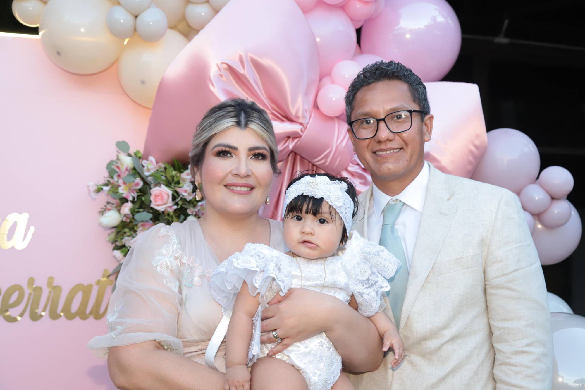 $!La pequeña en brazos de sus padres, Ruth Arely Pazos Mandujano y Gilberto Acosta Cárdenas,