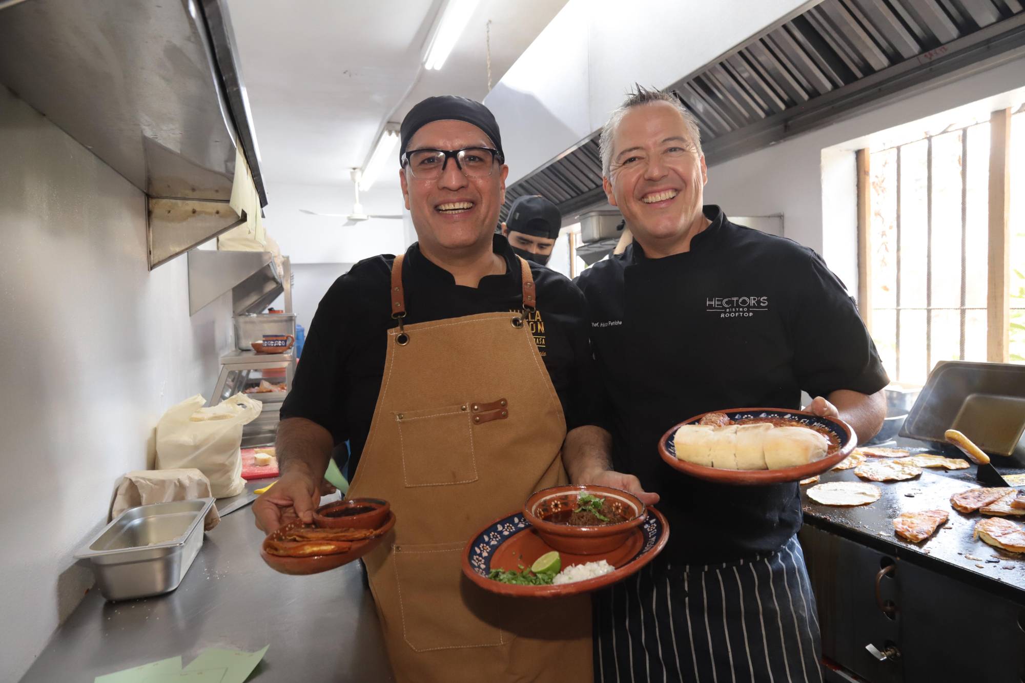 $!Los chefs Invitados Ignacio Osuna y Héctor Peniche.