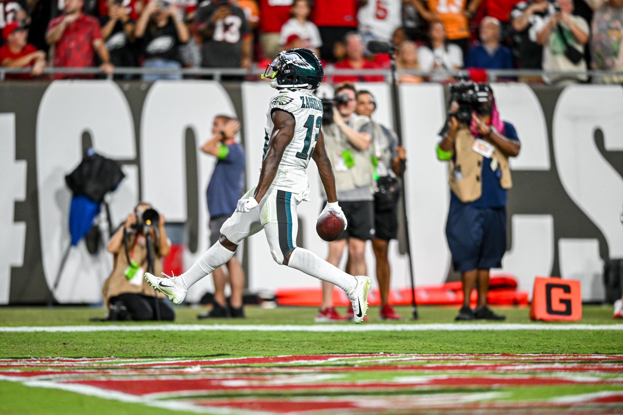 $!Philadelphia Eagles mantiene el invicto de la mano de Jalen Hurts