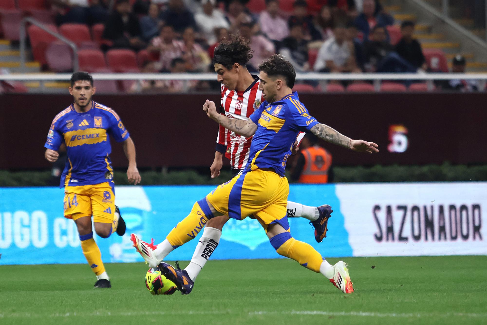 $!Chivas y Tigres dividen puntos en el Akron