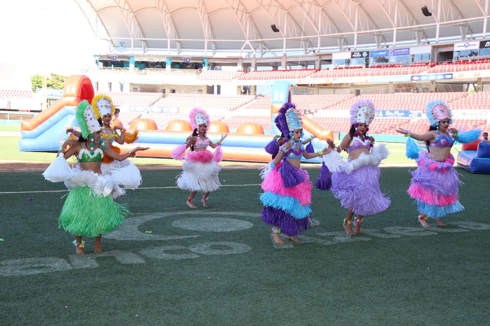 $!El bazar tuvo como objetivo abrir espacios para el talento infantil mazatleco.