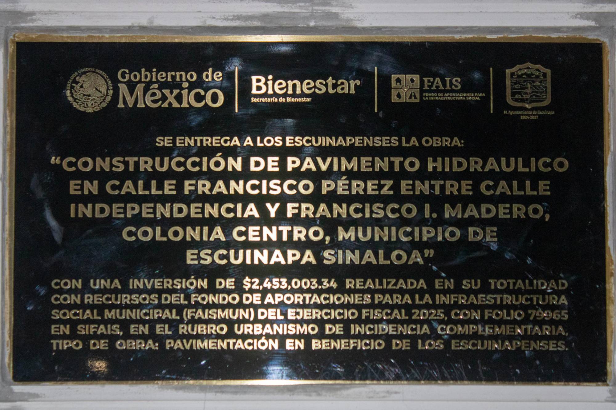 $!Escuinapa entrega pavimento hidráulico en calle Francisco Pérez