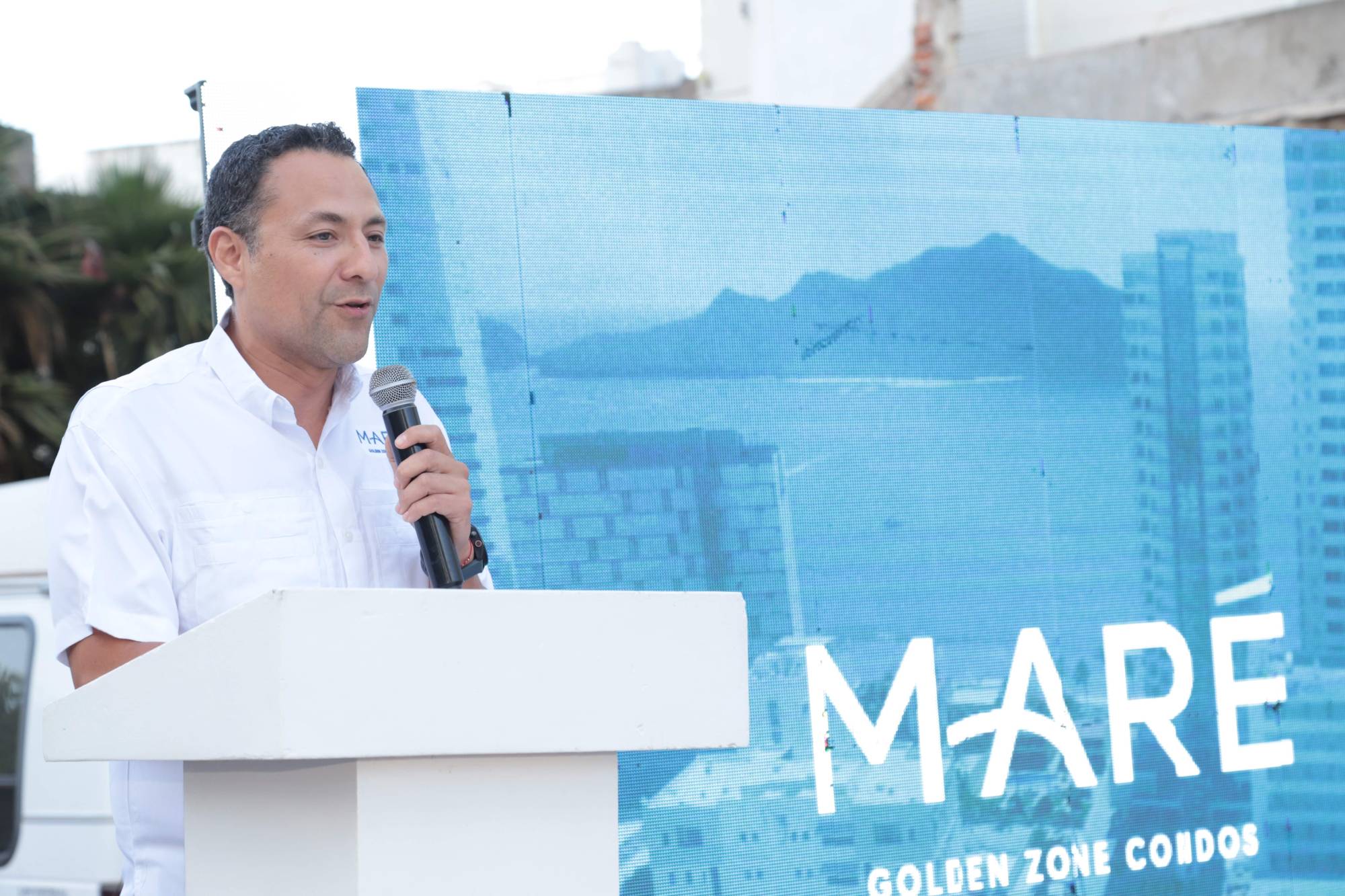 $!Gaddiel Hernández explica el proyecto a los presentes.