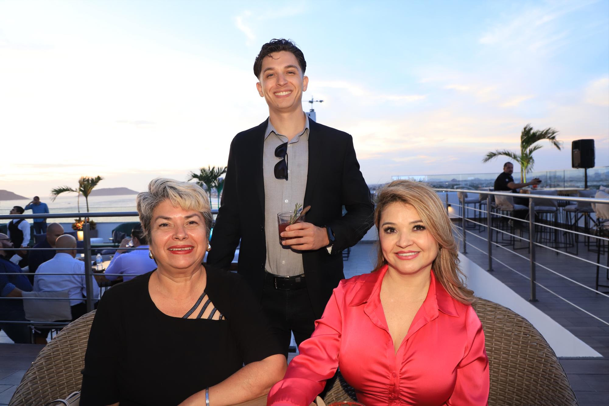 $!Araceli Núñez, Arturo Guardado y Claudia Conde.