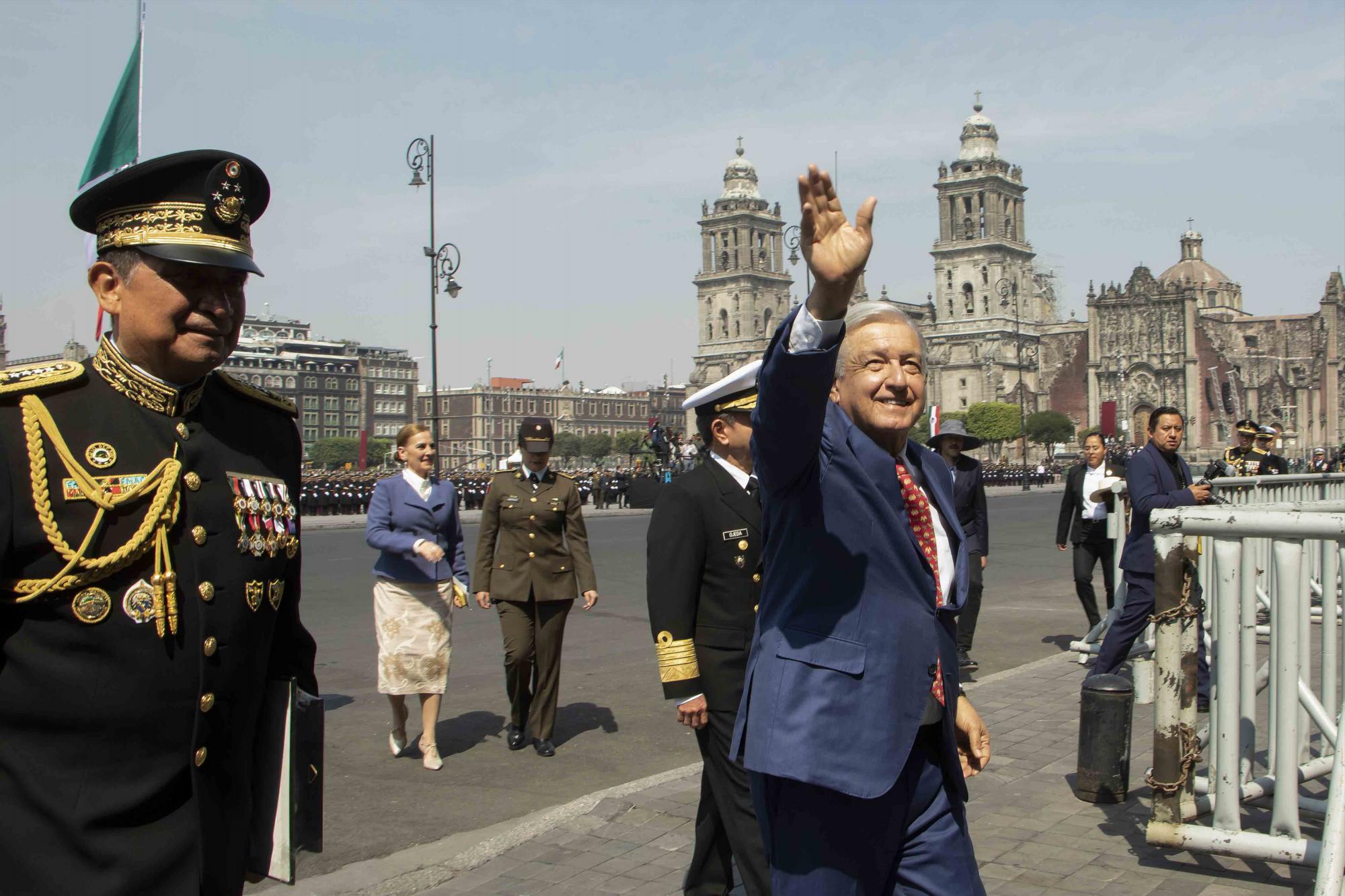 $!AMLO encabeza evento por Marcha de la Lealtad; Sedena refrenda compromiso y lealtad